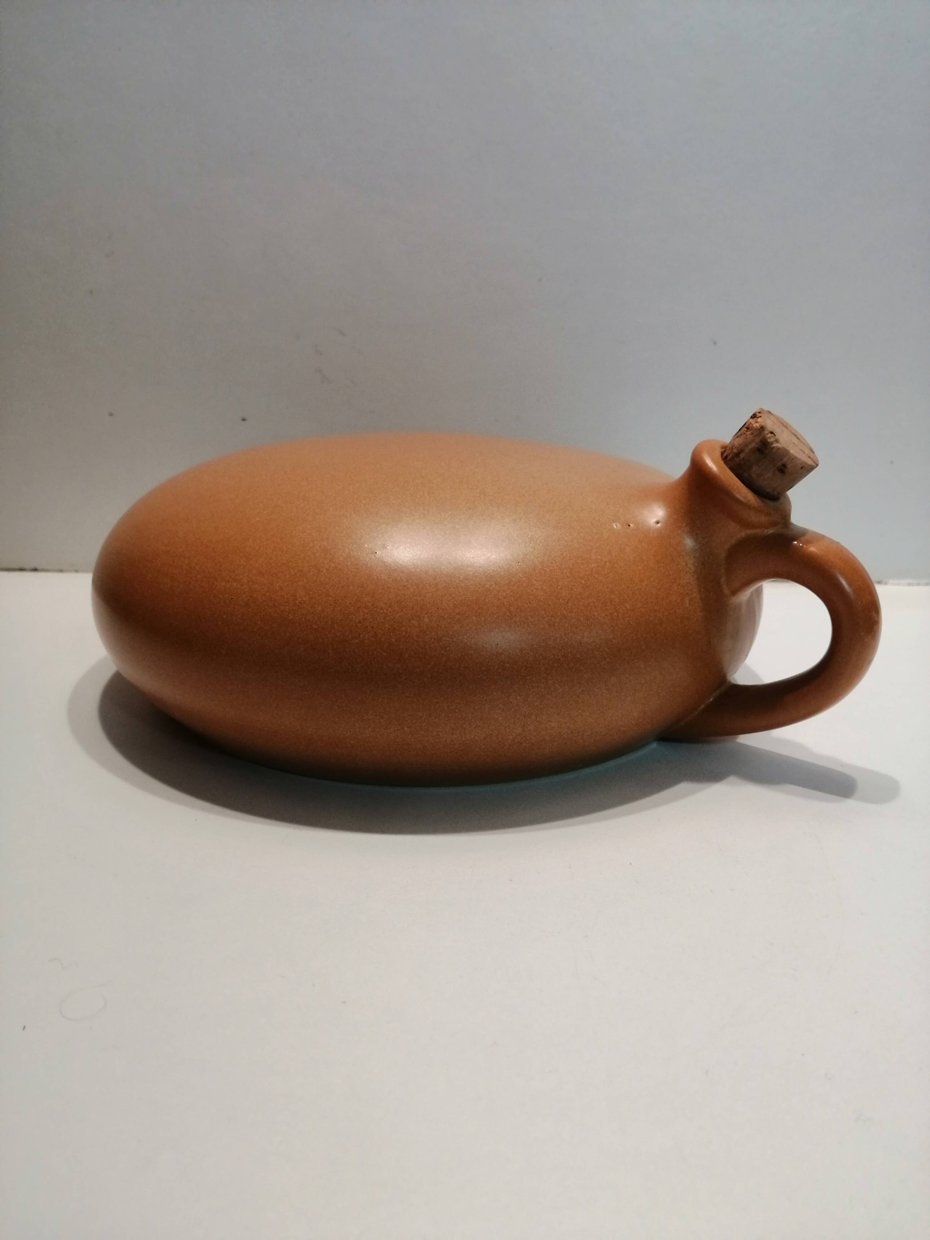 Ancienne bouillotte en terre cuite vernissée