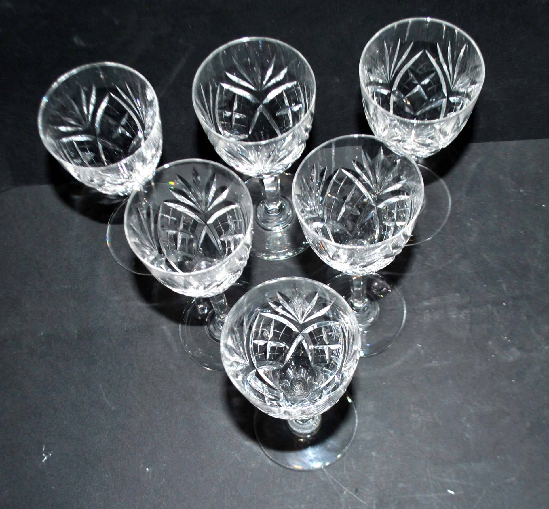 Set of 6 Chantilly wine glasses in cut crystal signed by Saint-Louis 14cm