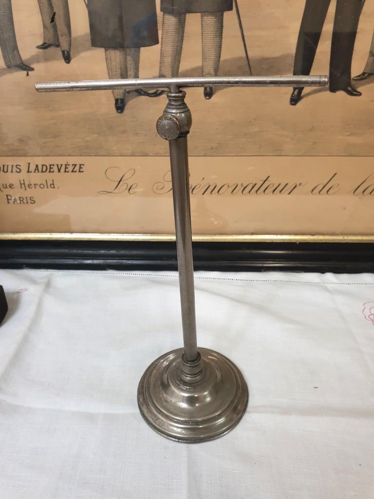 Door Hat - SIEGEL display