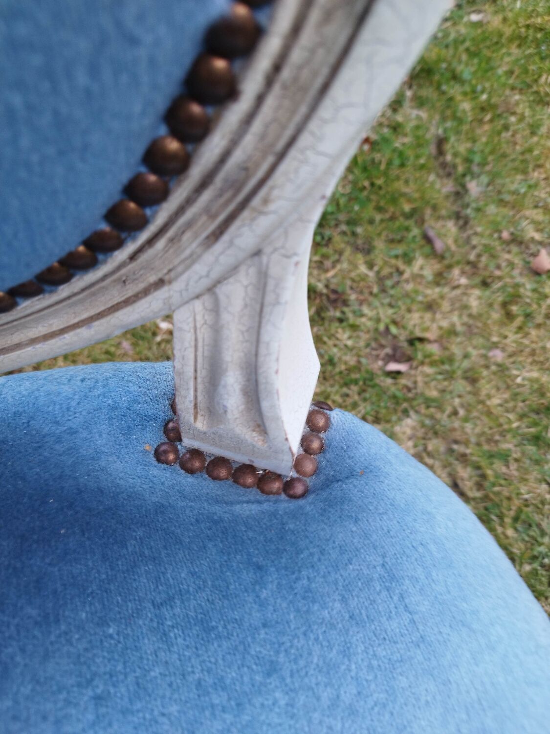 Chair Medallion velvet blue patina white Louis XVI