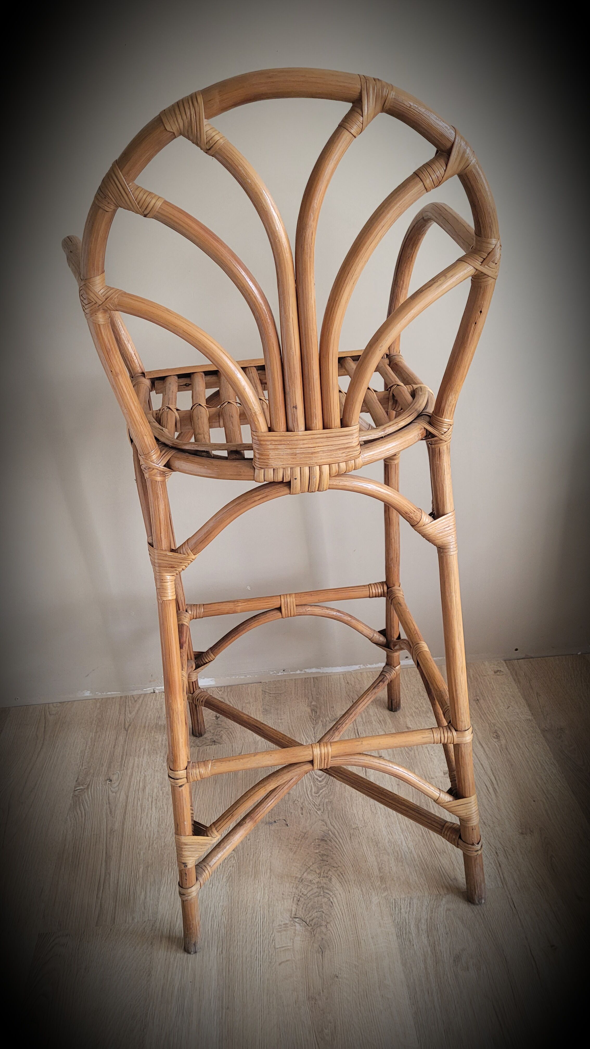 High bar rattan stool