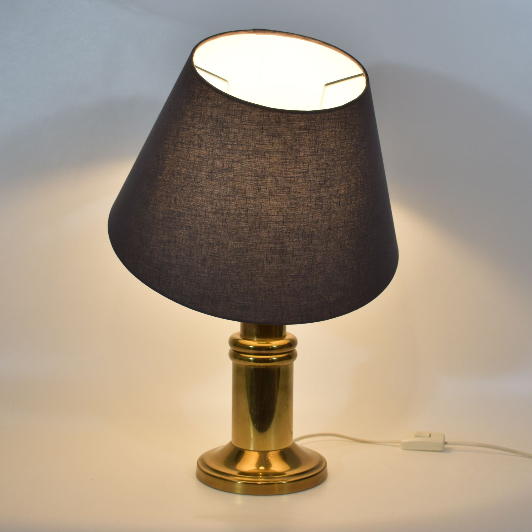 Lampe de table vintage en laiton