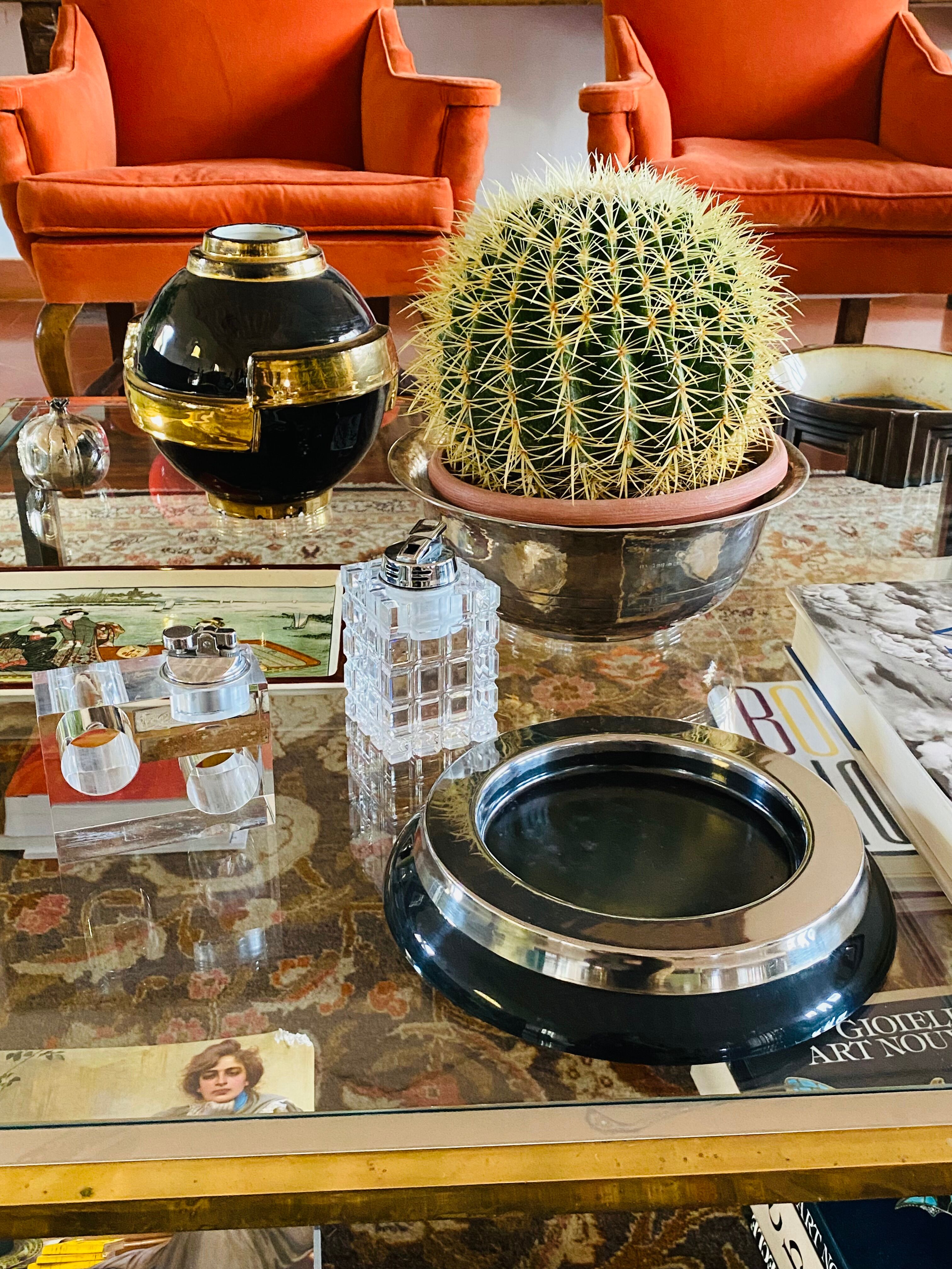 Clear Lucite table lighter, Italy 1970s