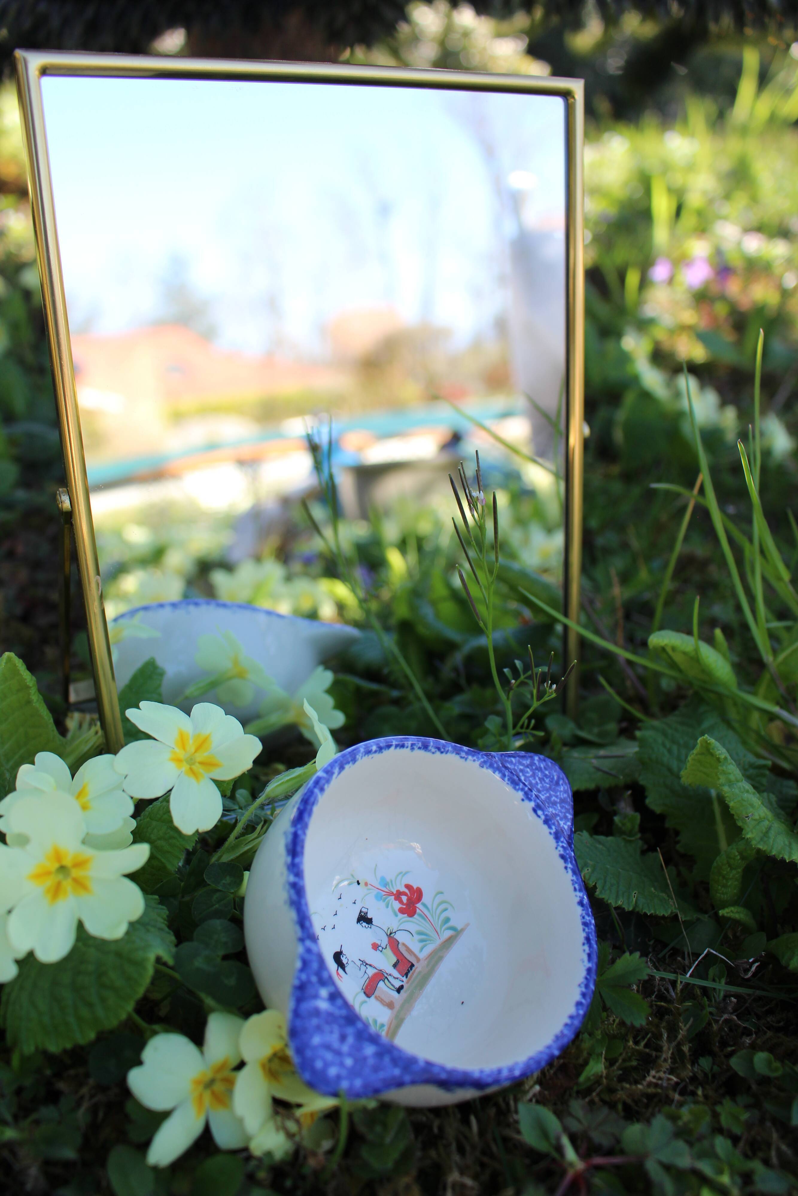 Golden brass mirror to be laid or hung 15x20, 5 cm