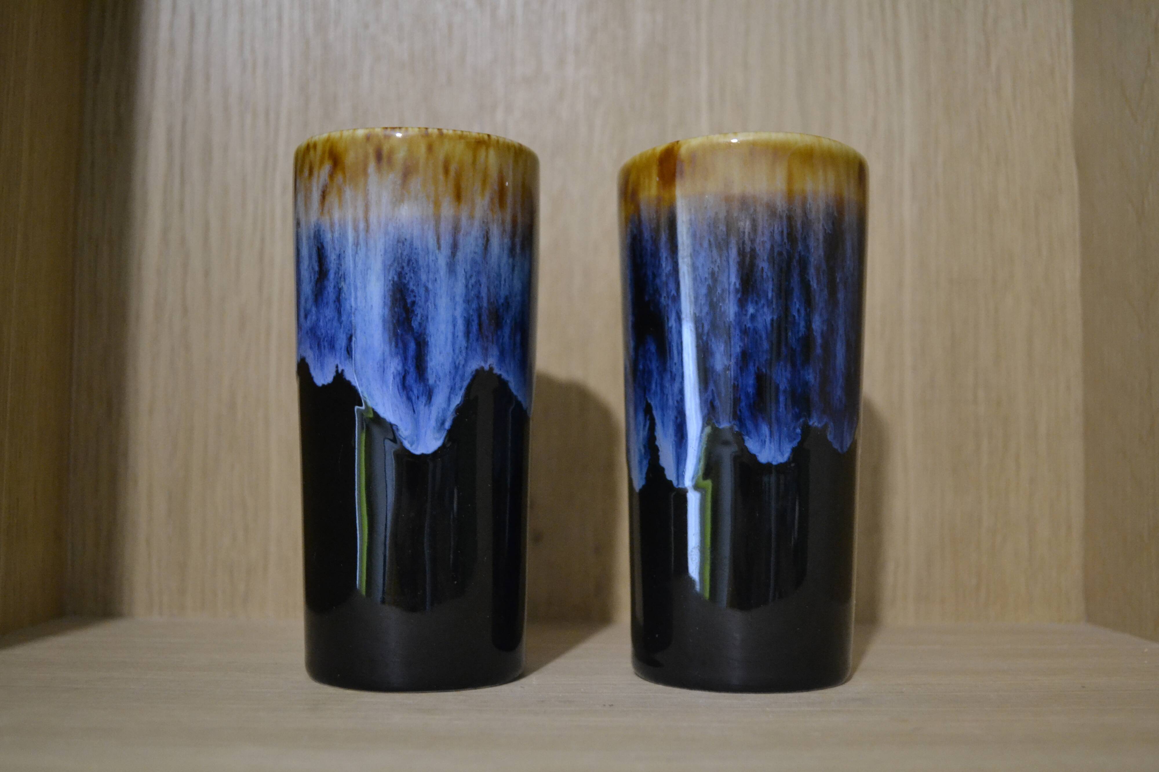 Set of 2 ceramic vases