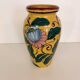 Vase en terre cuite émaillé jaune Art Déco avec motifs floraux futuristes, Italie