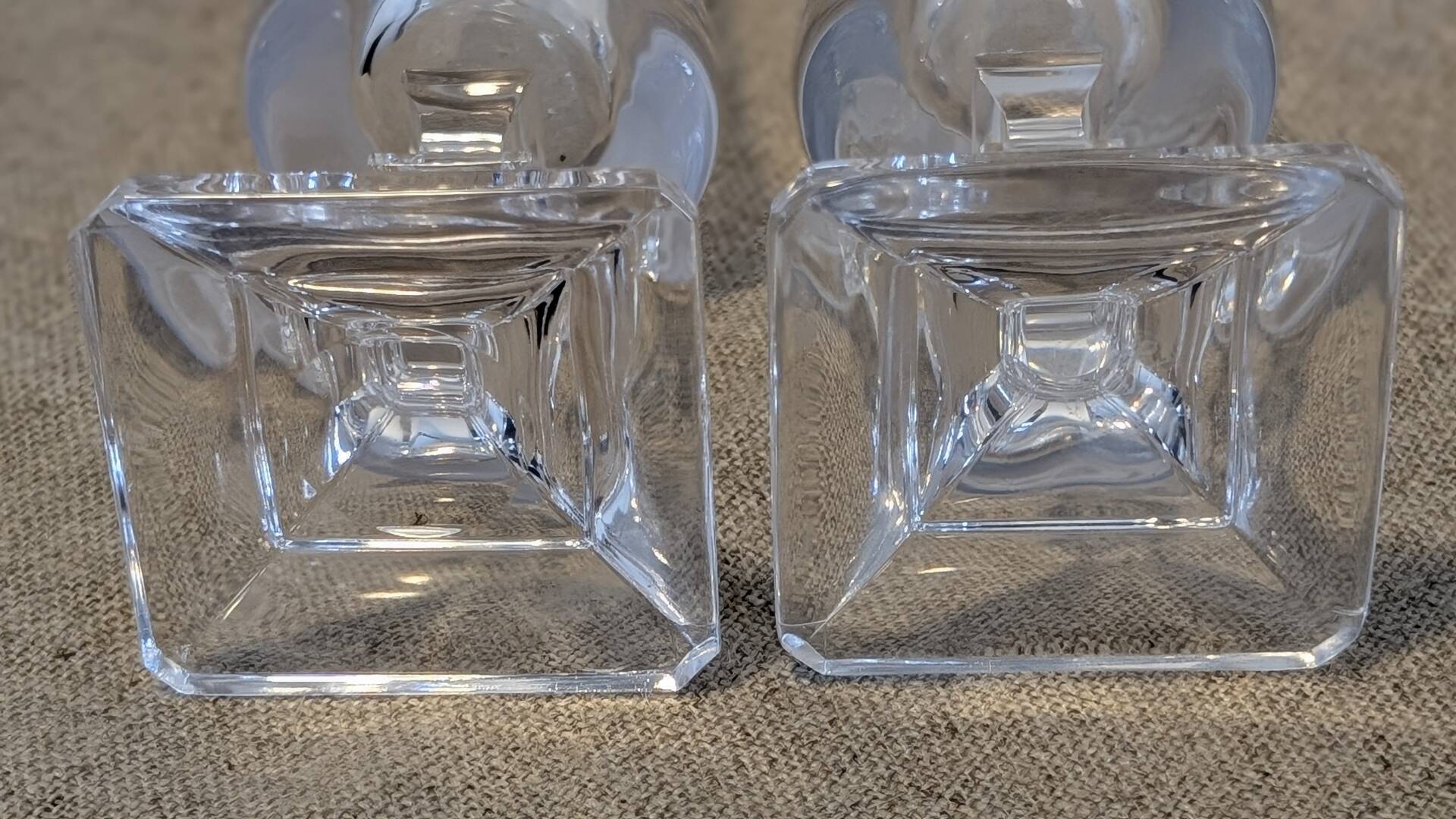 Pair of Bayel crystal flower vases – 24 cm – square bases