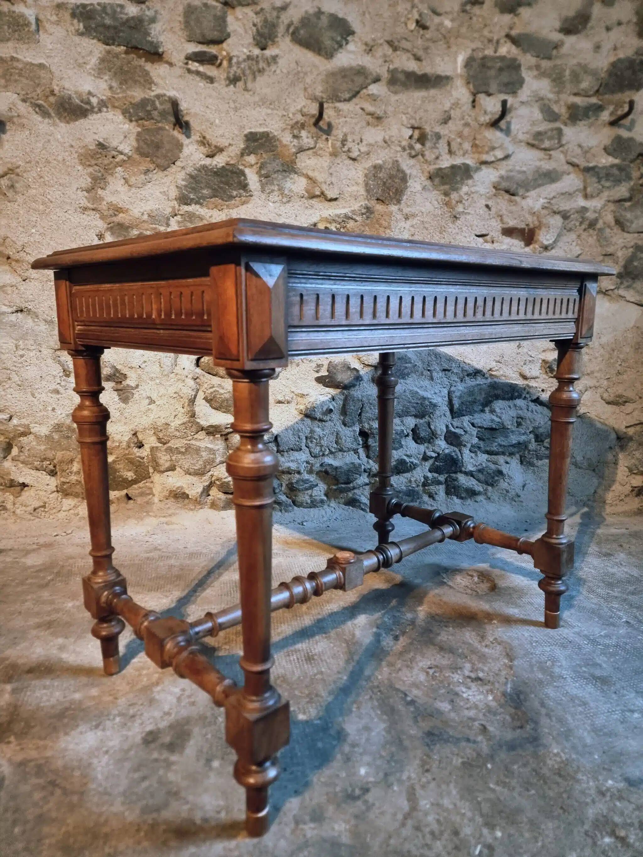 Vintage French writing table in walnut, 1930s.