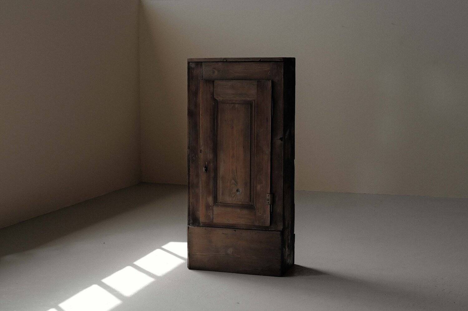 Pine mountain furniture, folk art, Savoy, 19th century