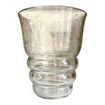 Baccarat vase in engraved crystal