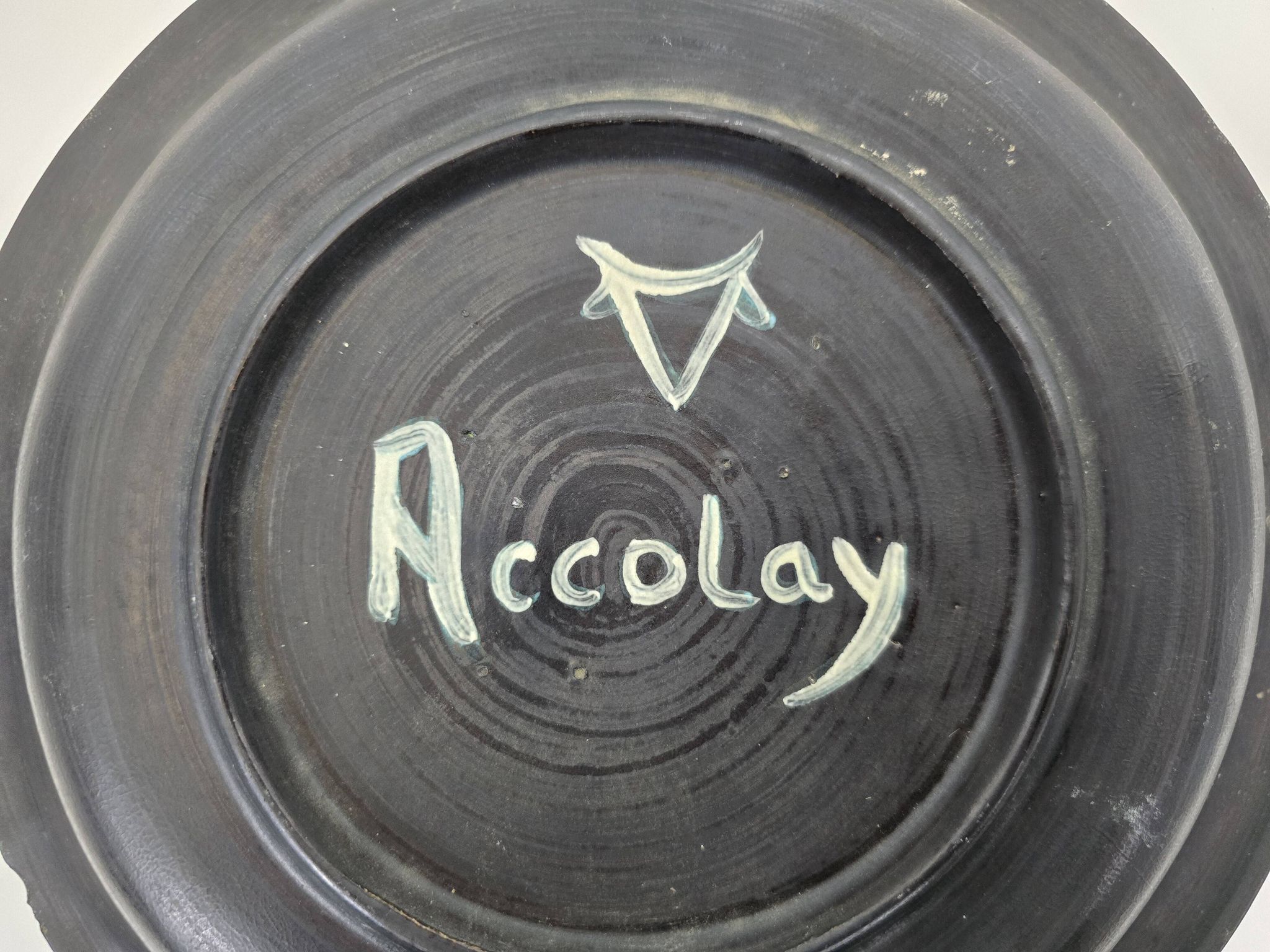 Decorative dish with a woman's face signed Le Tignard – Accolay, France 1970