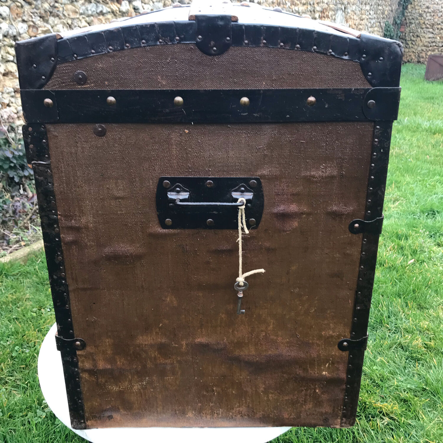 Wooden transport trunk canvas around 1870