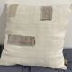 Coussin carré en toile ancienne style Kilim