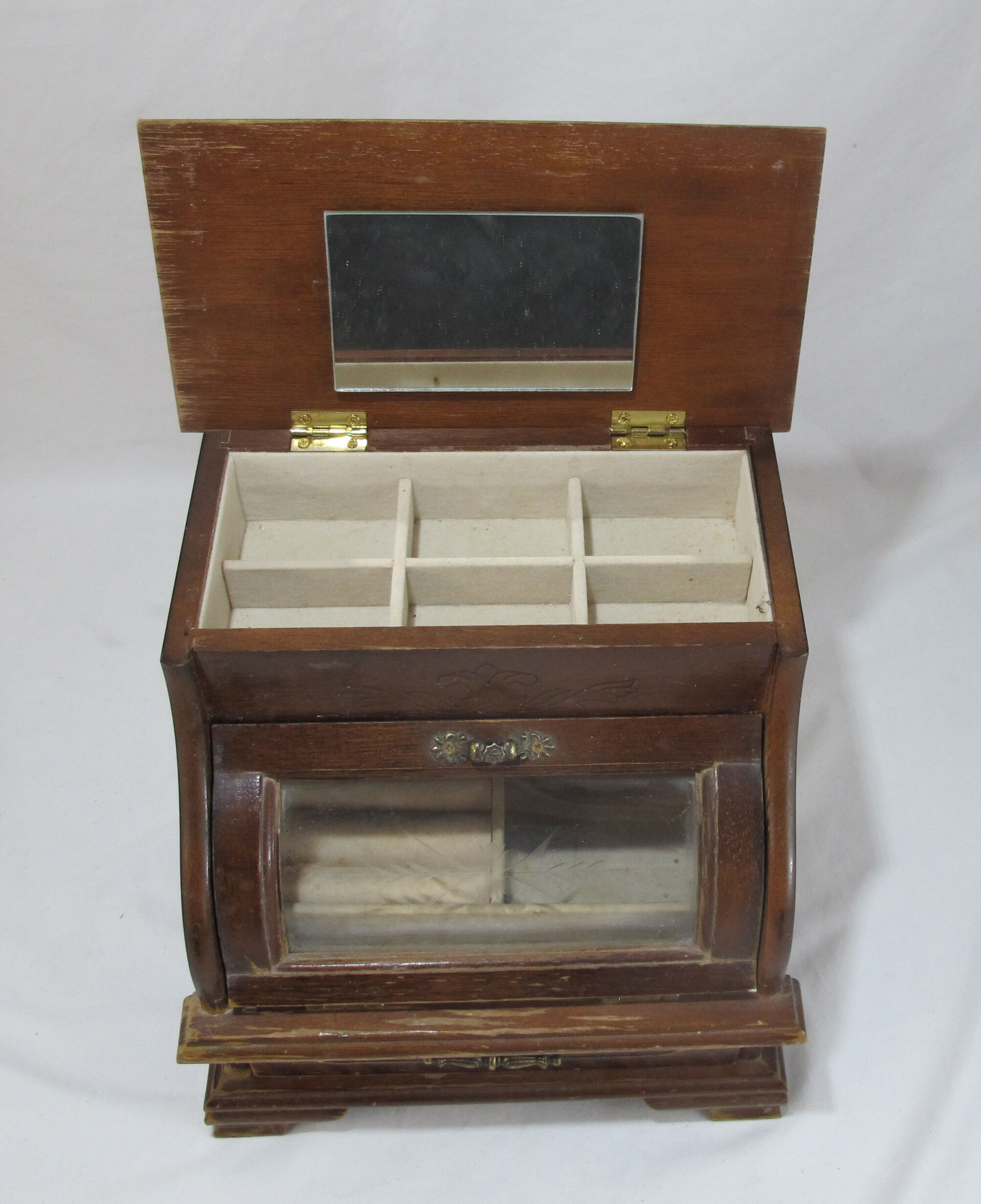 Vintage musical jewelry box