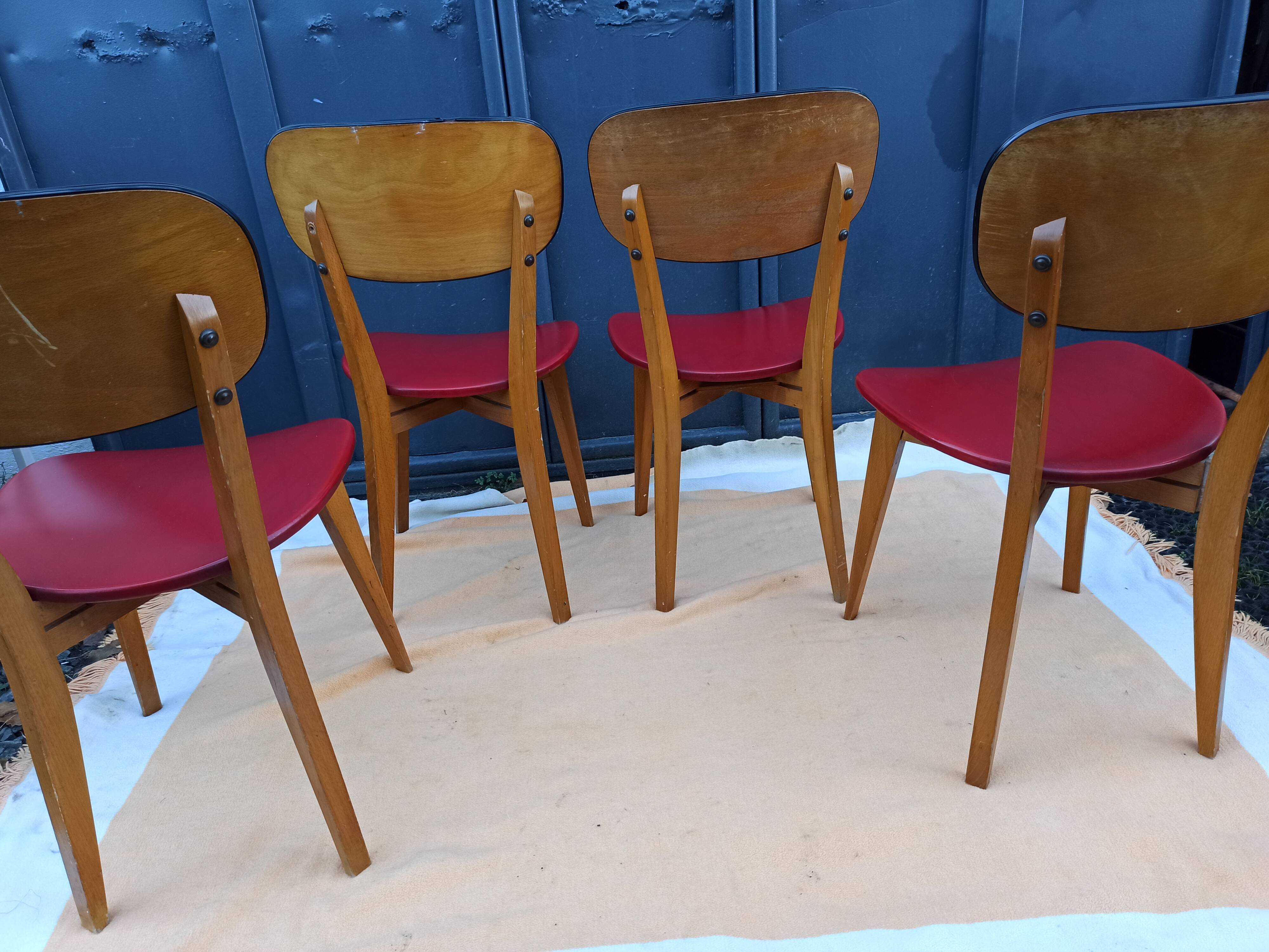 Set of 4 chairs in red skaï kitchen wood chair