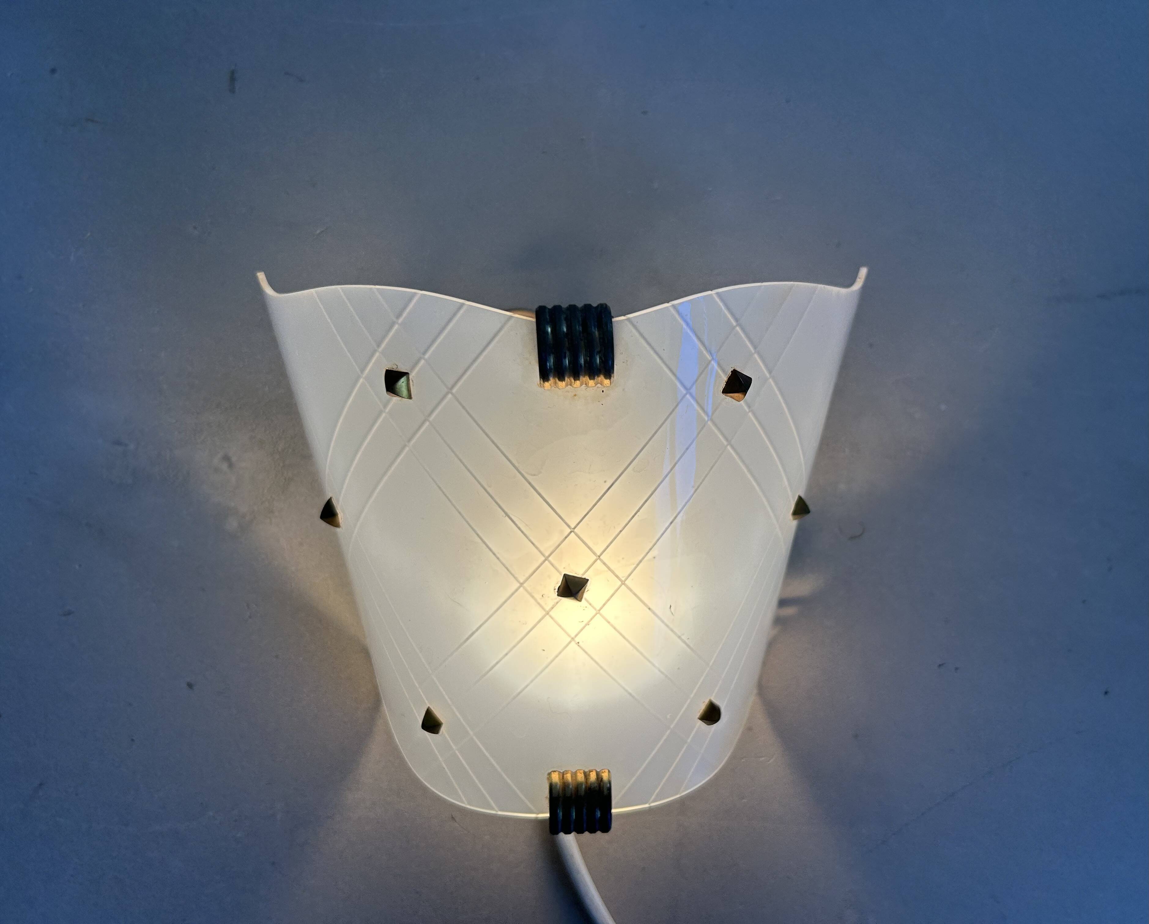 Vintage Arlus wall light in puzzlement