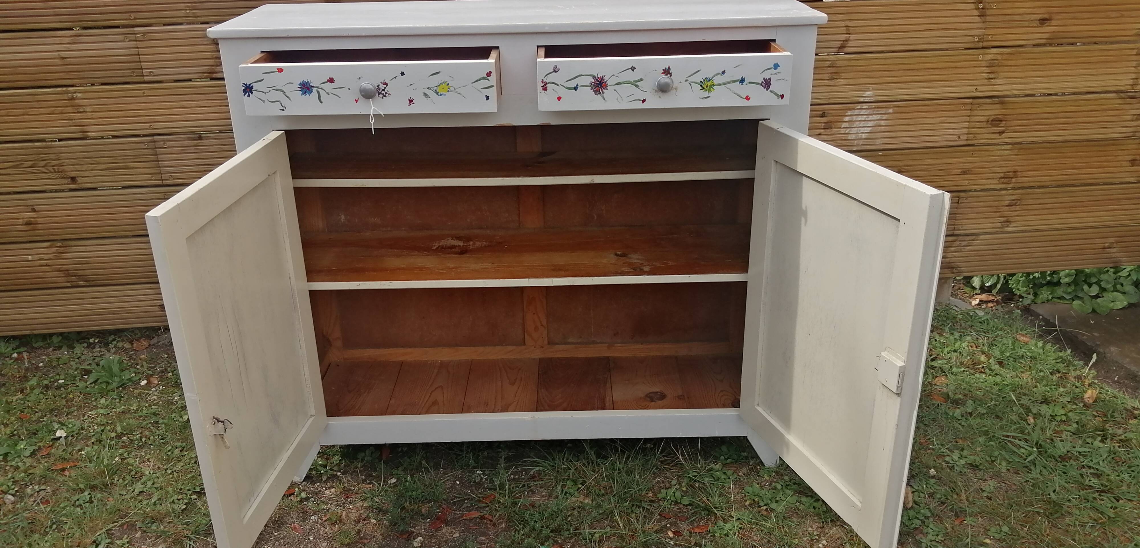 Parisian buffet decorated with flowers