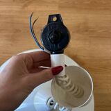 Set of 2 white metal pendant lights