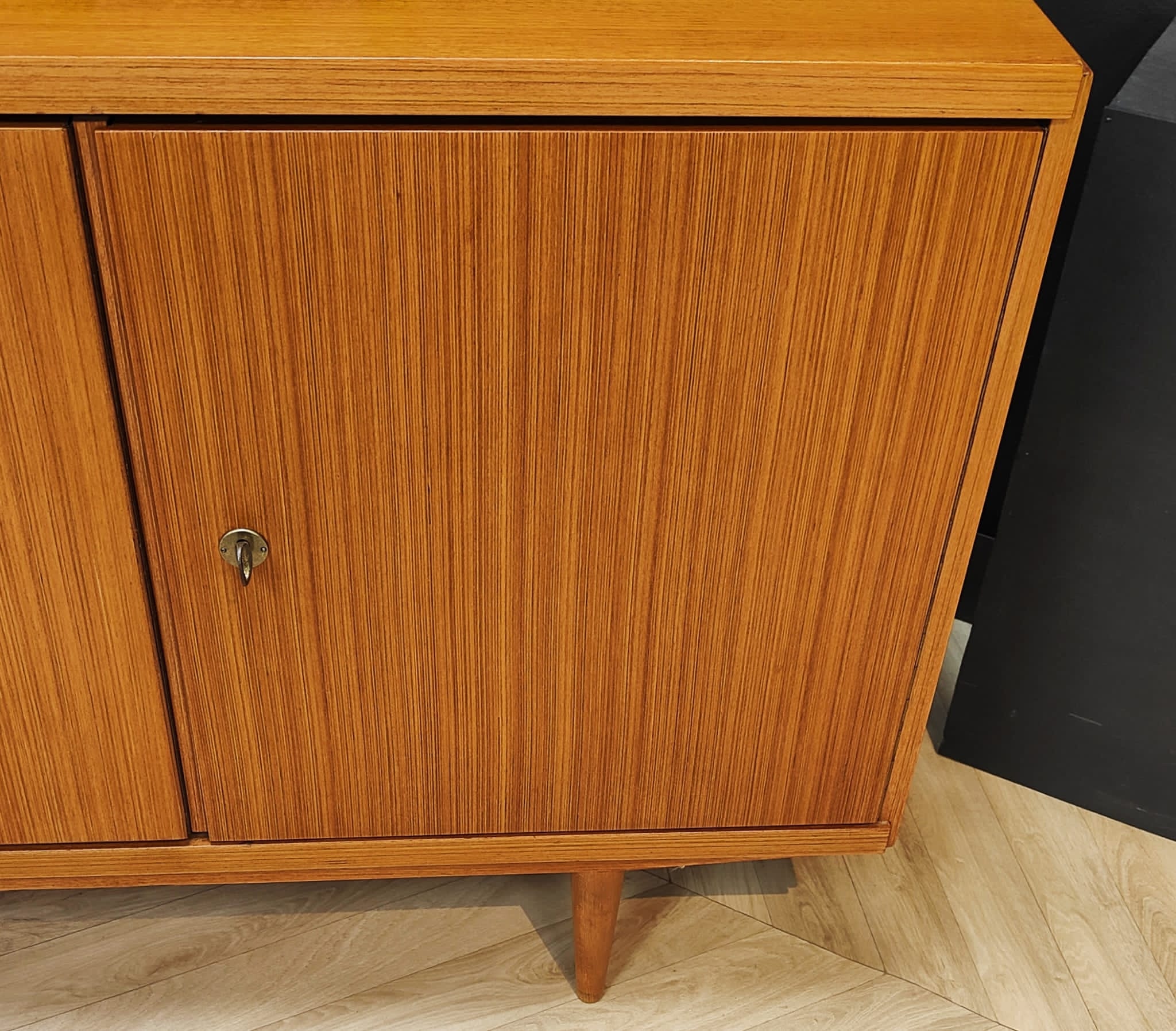 Enfilade mid century vintage