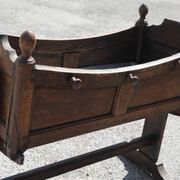 Berceau ancien jardinière