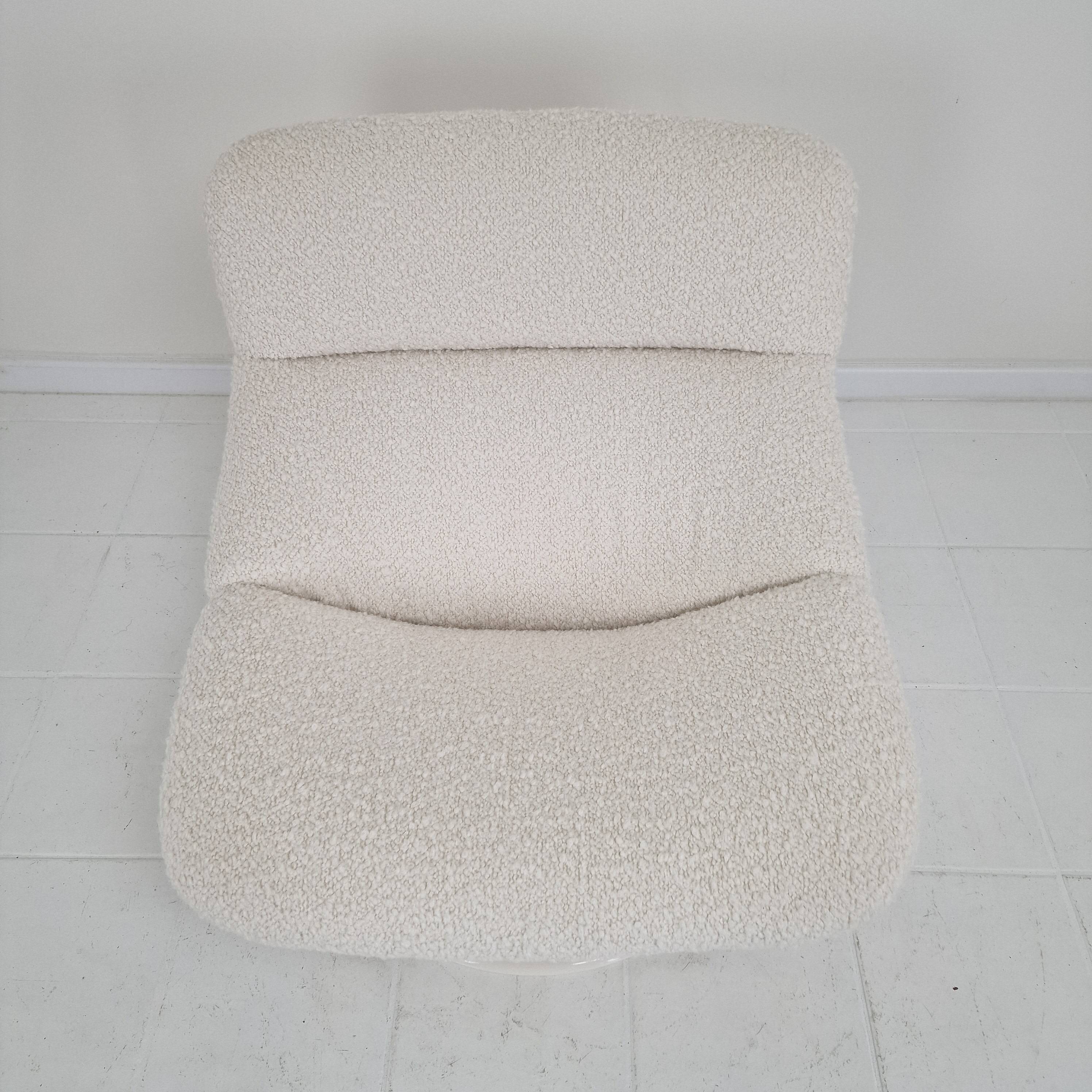 Restored Artifort F518 Lounge Chair by Geoffrey Harcourt in Bouclé Fabric