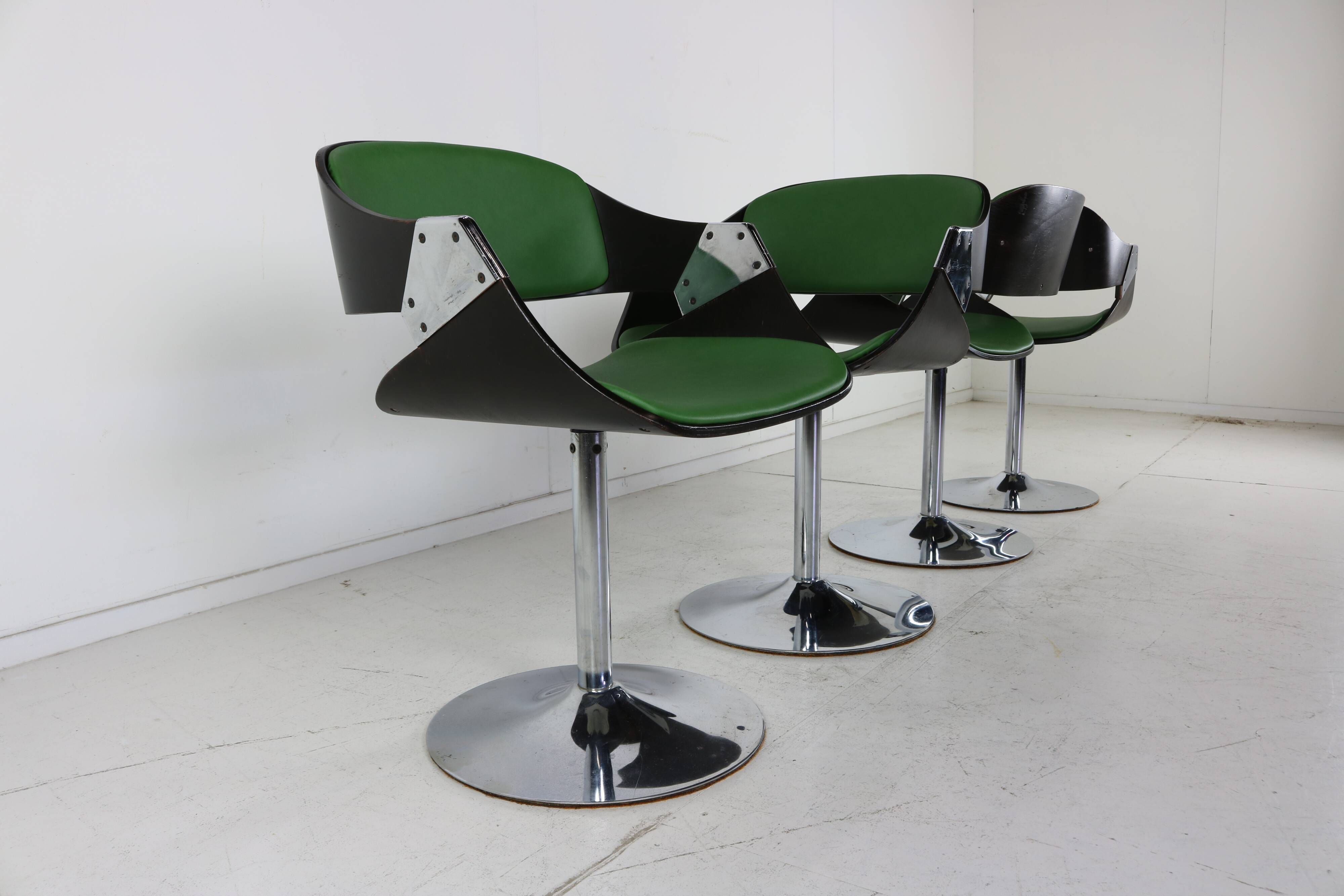 Quatre chaises de salle à manger design belge de l’ère spatiale par Rudi Verelst pour Novalux