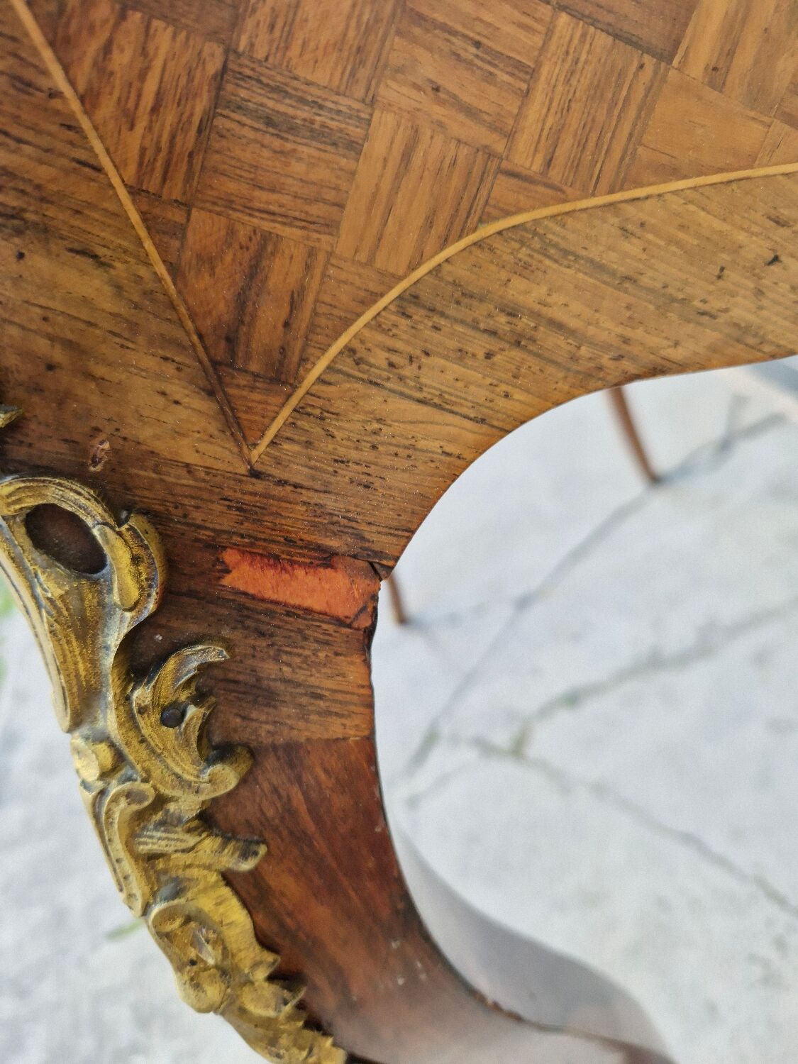 Louis XV style lady's desk in marquetry and bronze