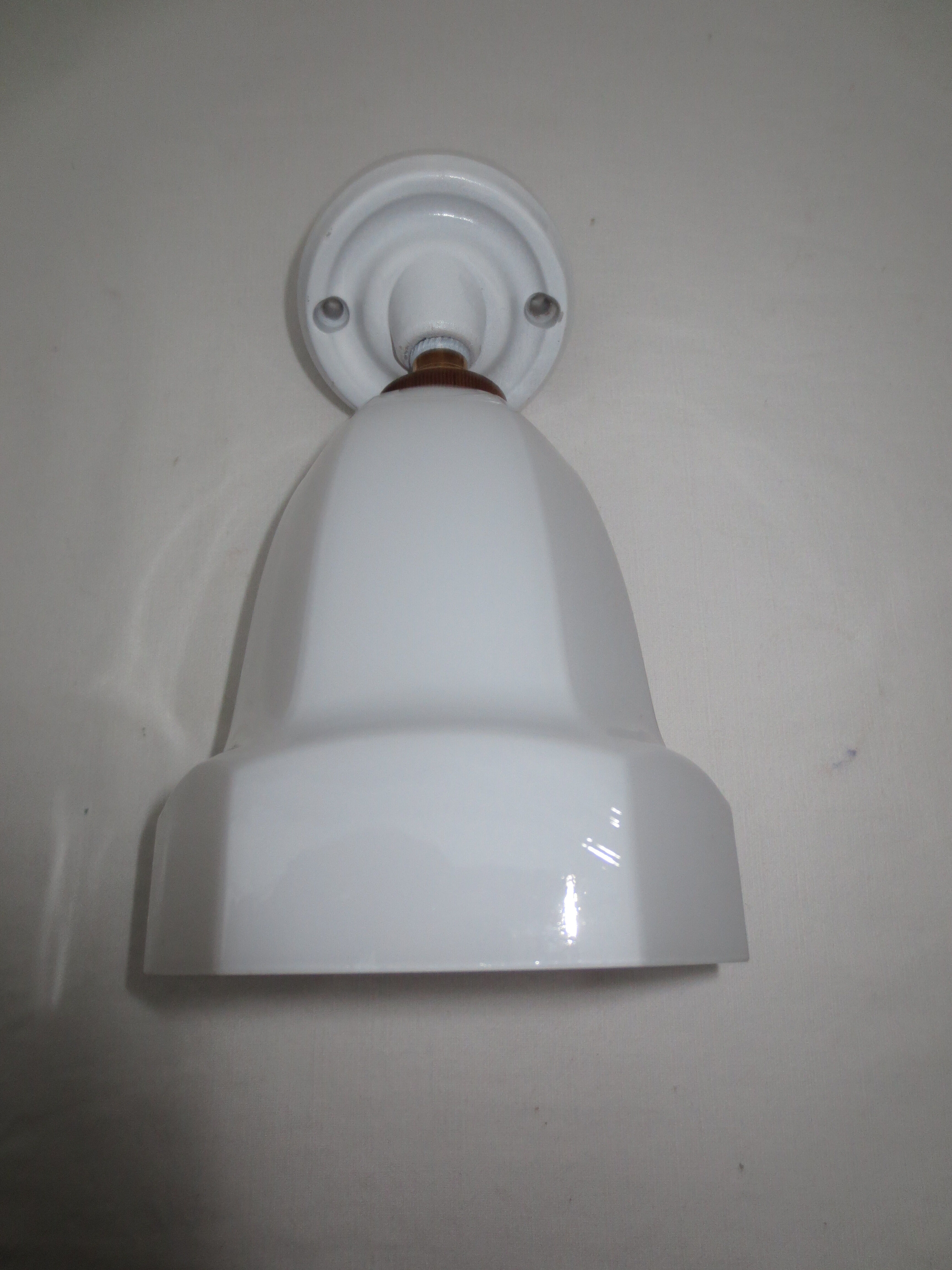 45-degree oblique porcelain art deco and white opaline applique