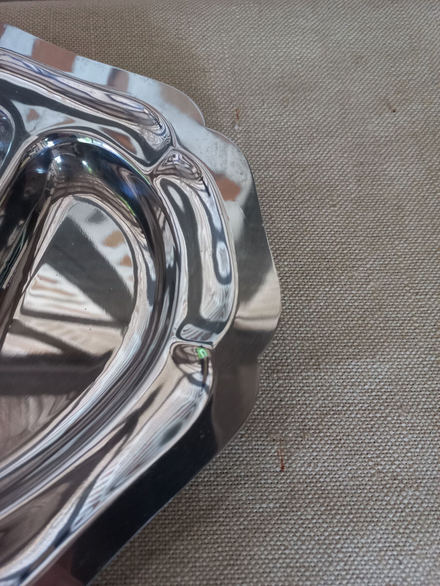 Stainless steel oval dish with compartments