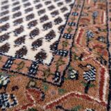 Tapis vintage indien Seraband fait main en laine – 56 x 89 cm – Années 1970