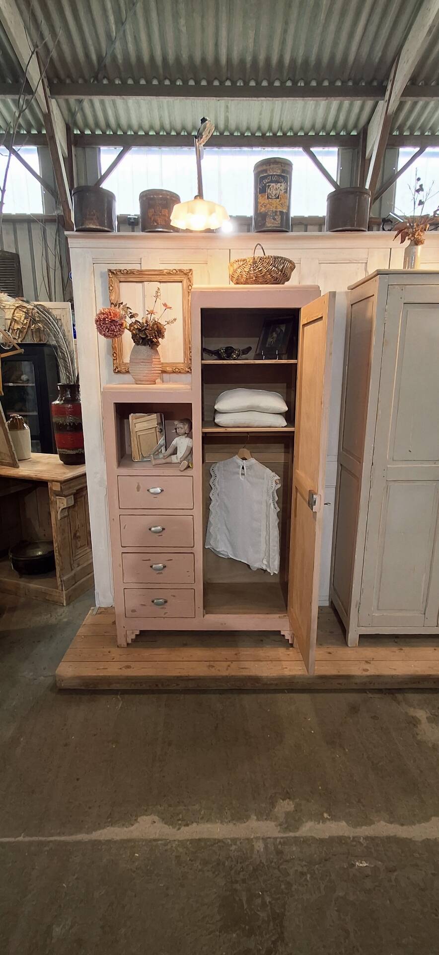 Asymmetrical wardrobe