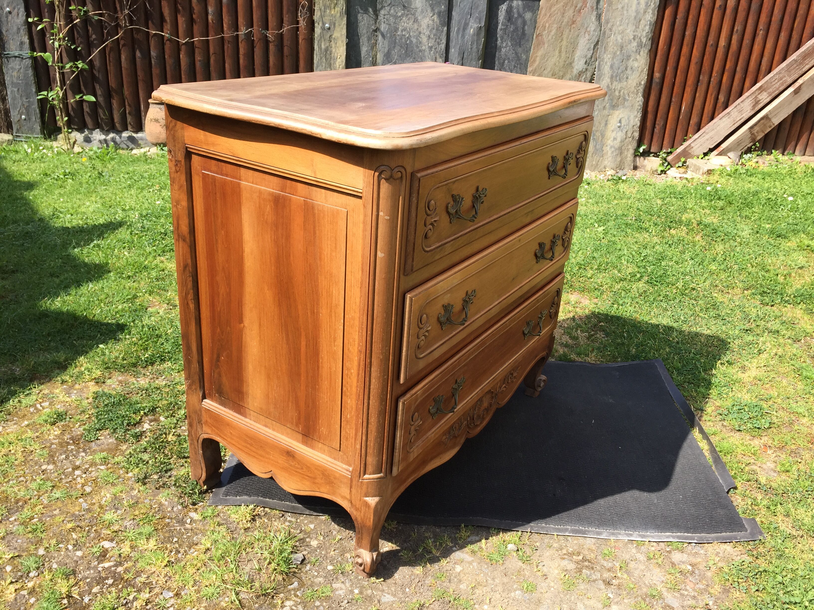 Vintage neo-Louis XV chest of drawers in solid walnut with 3 drawers