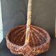 Panier d’art populaire en osier – Anse sculptée aux serpents – XXe siè