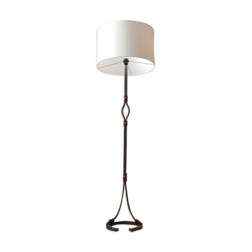 Lampadaire en cuir et en fer du milieu du siècle par Jean-Pierre Ryckaert
