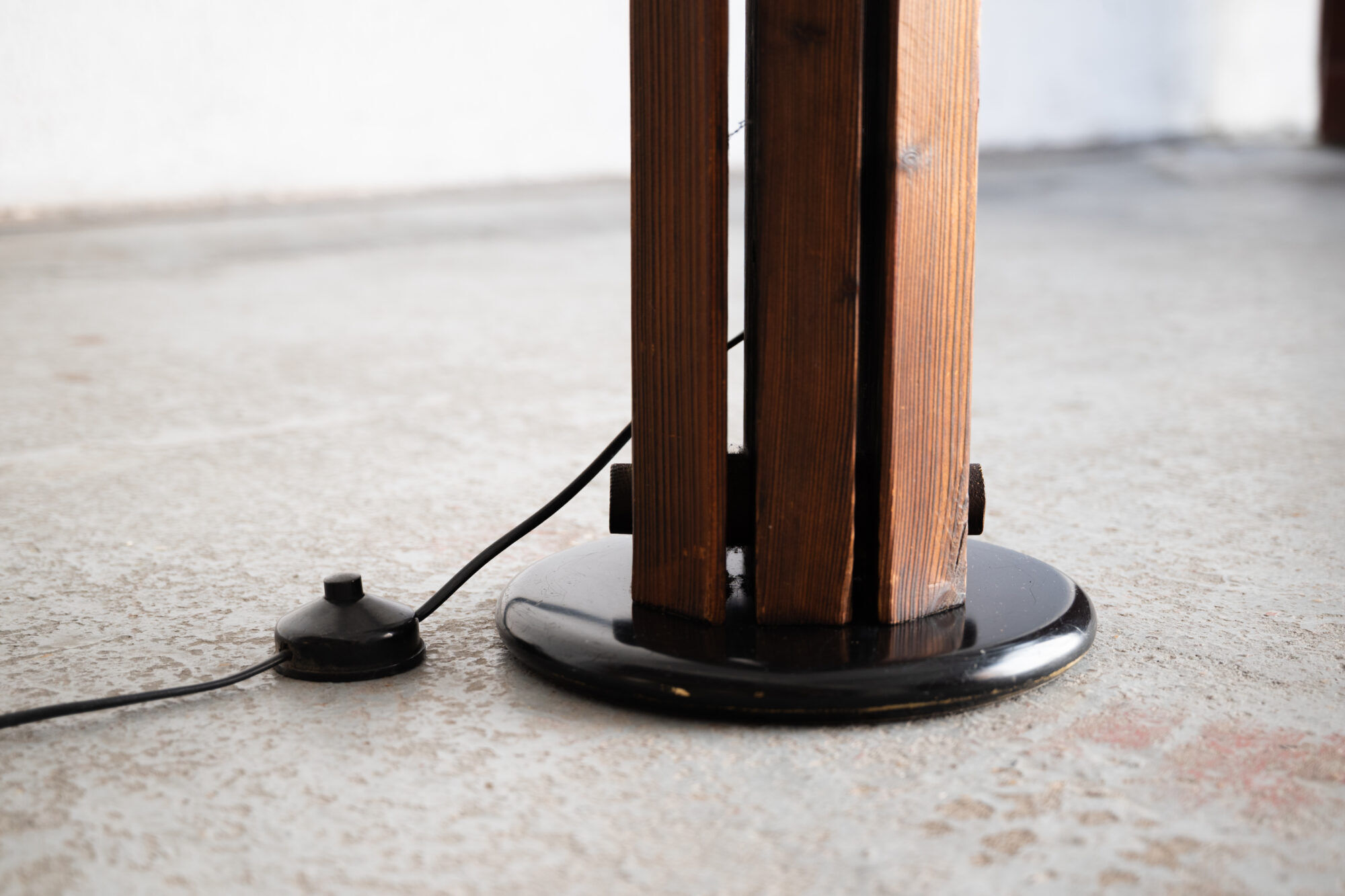 Brutalist floor lamp by Temde Leuchten