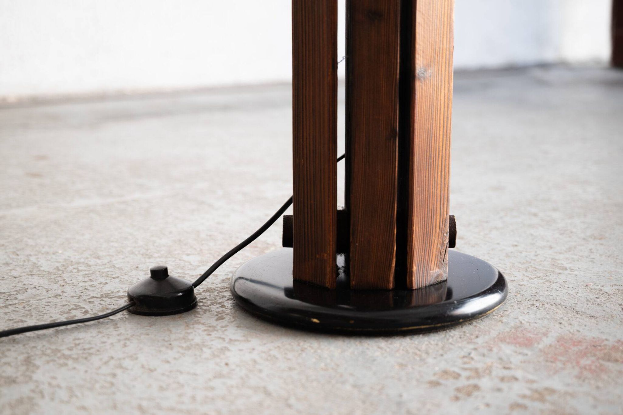 Brutalist floor lamp by Temde Leuchten