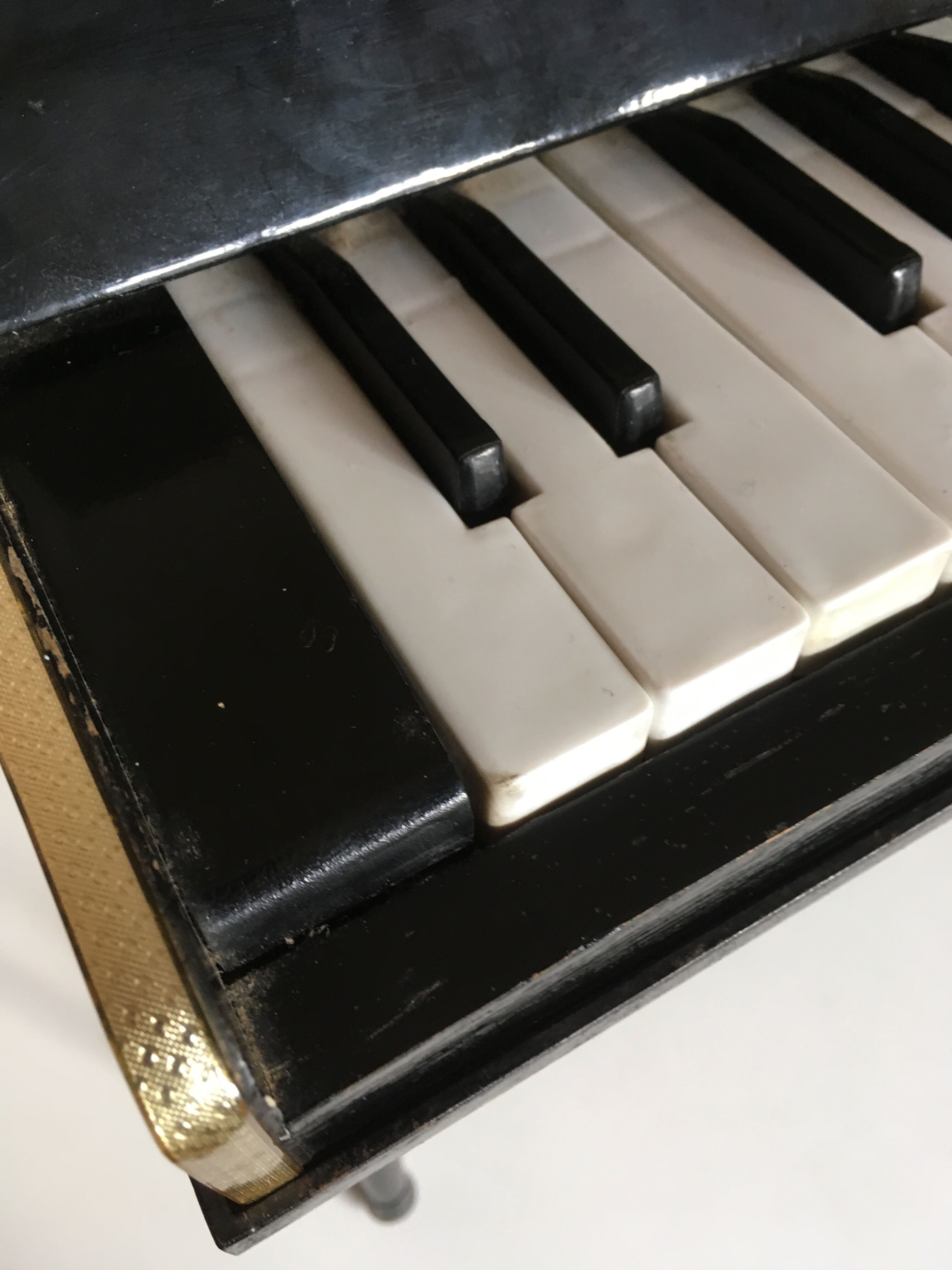 Wooden grand piano Le Dwarf Bleu 60