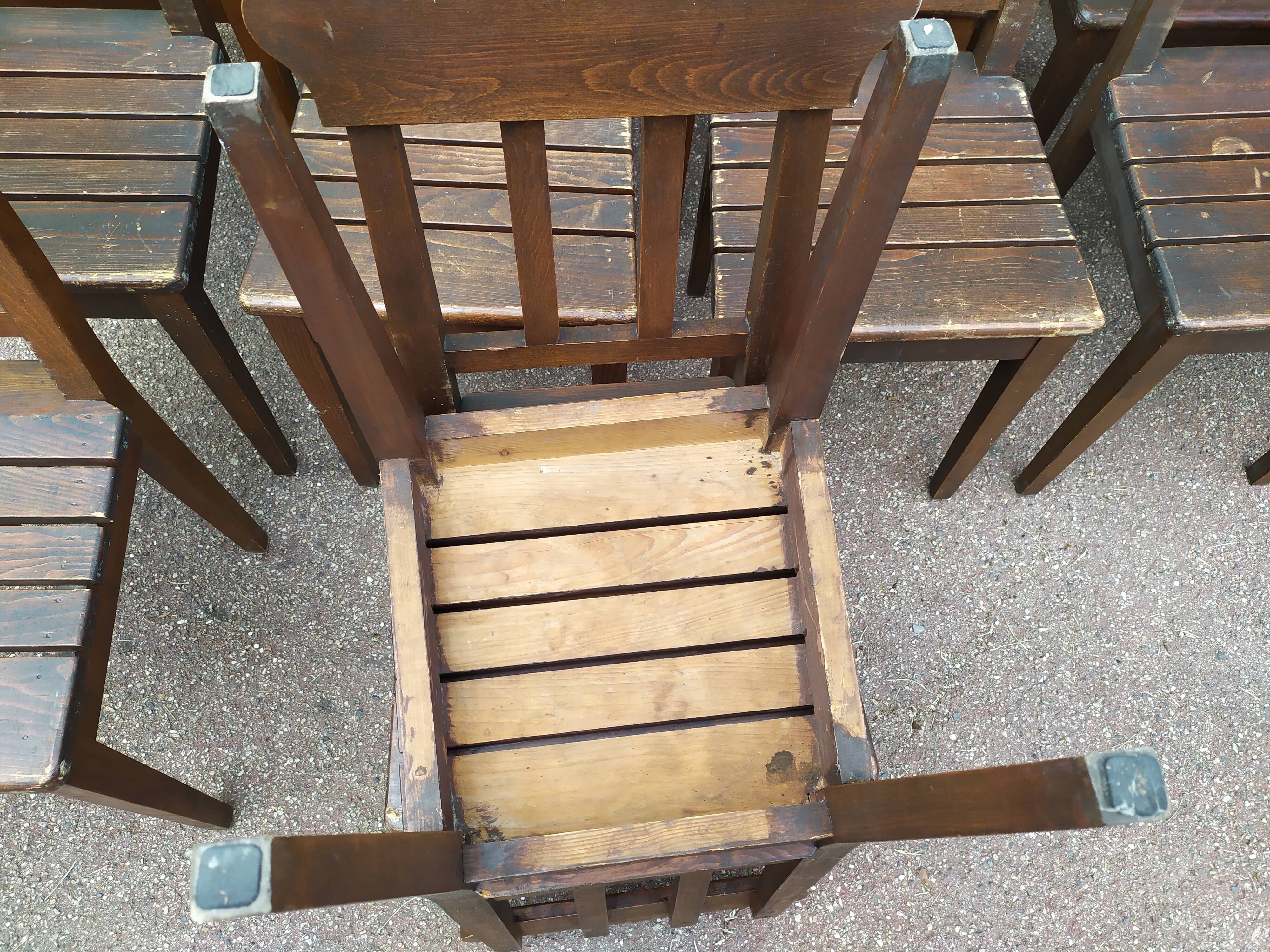 Ensemble lot de 20 chaises en bois de bistrot