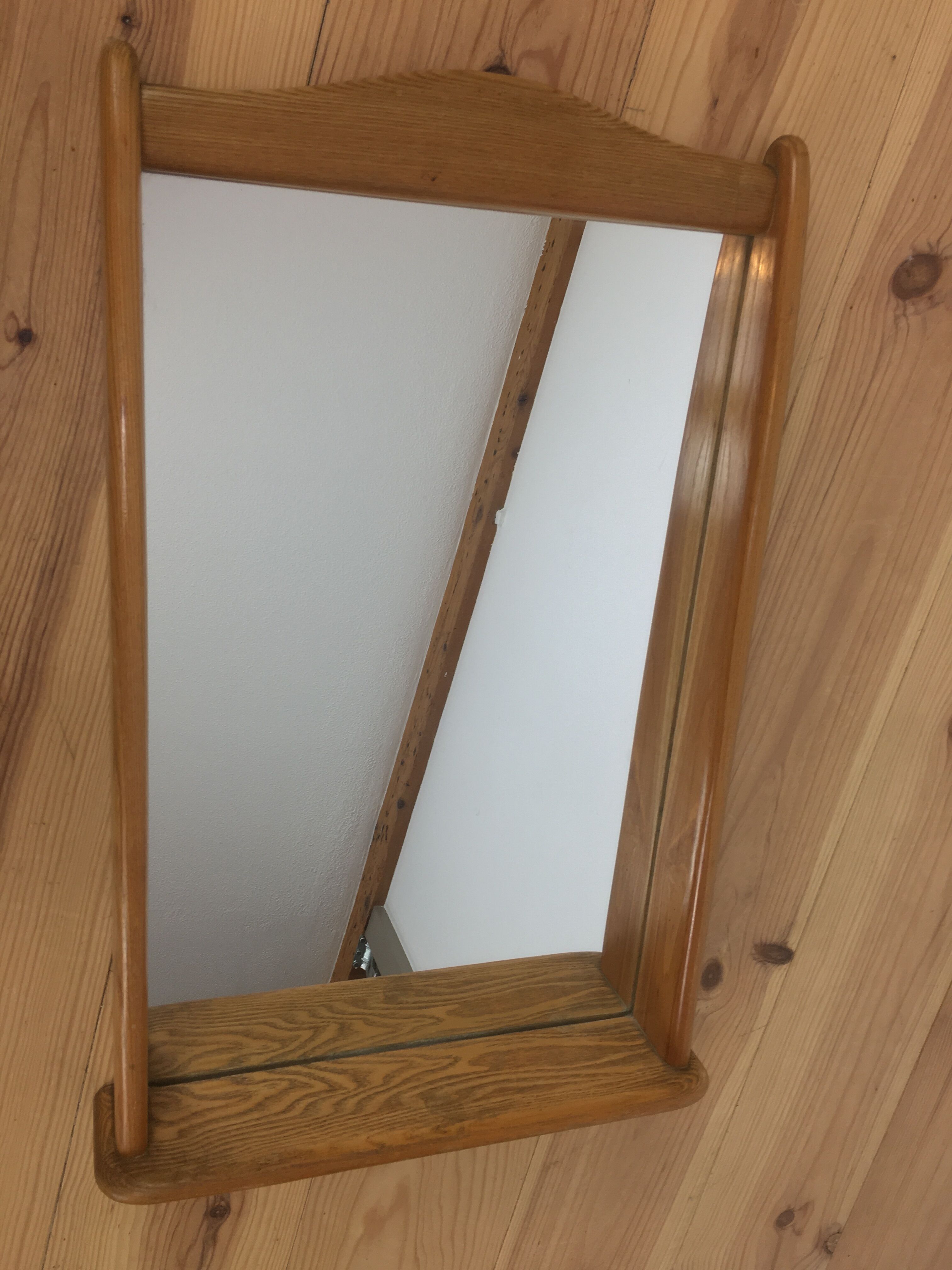 Tablet mirror, solid wood