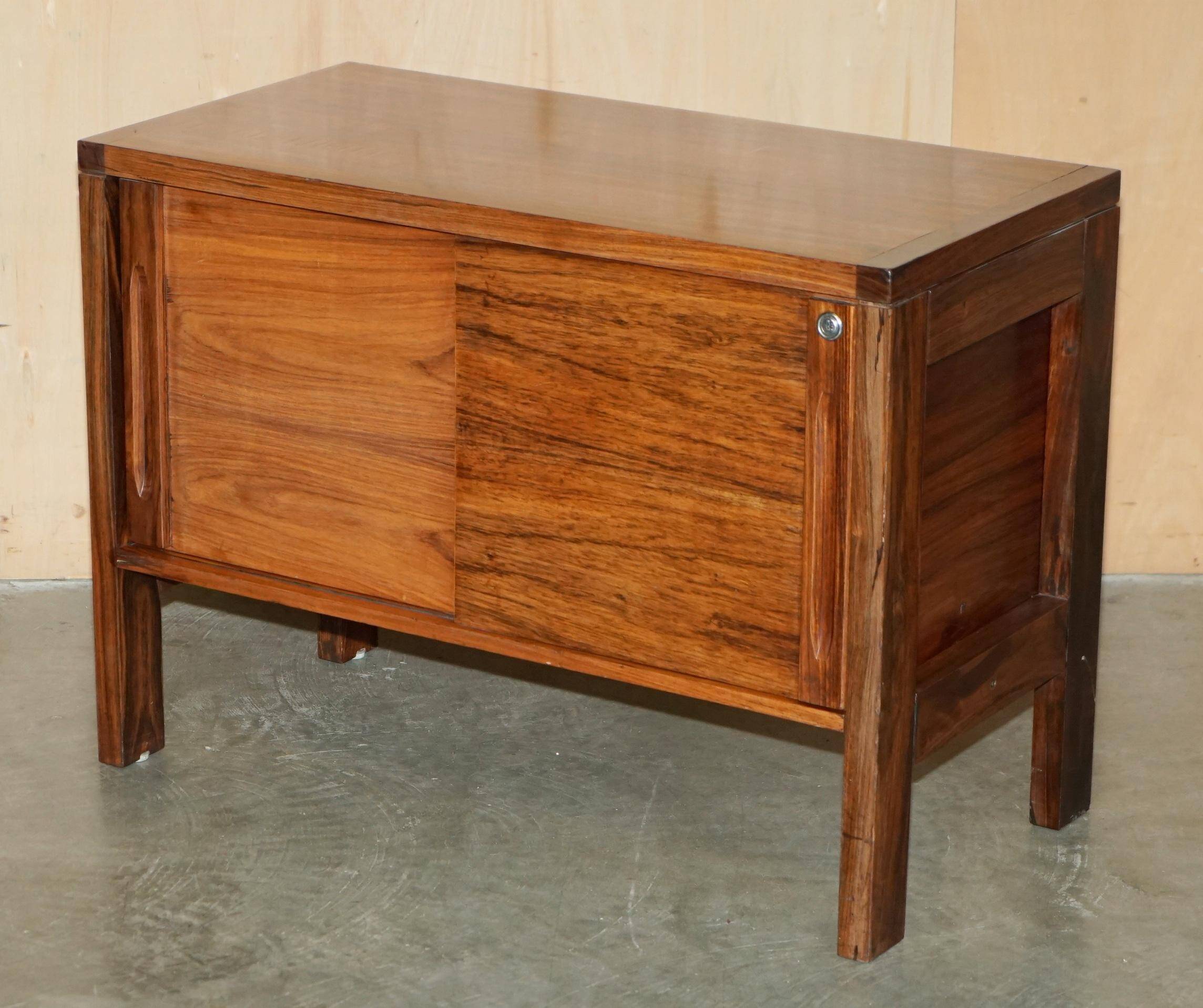 Paire de buffets en Bois Brésilien, Style Milieu du Siècle