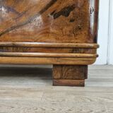 Art Decò display cabinet in walnut burl