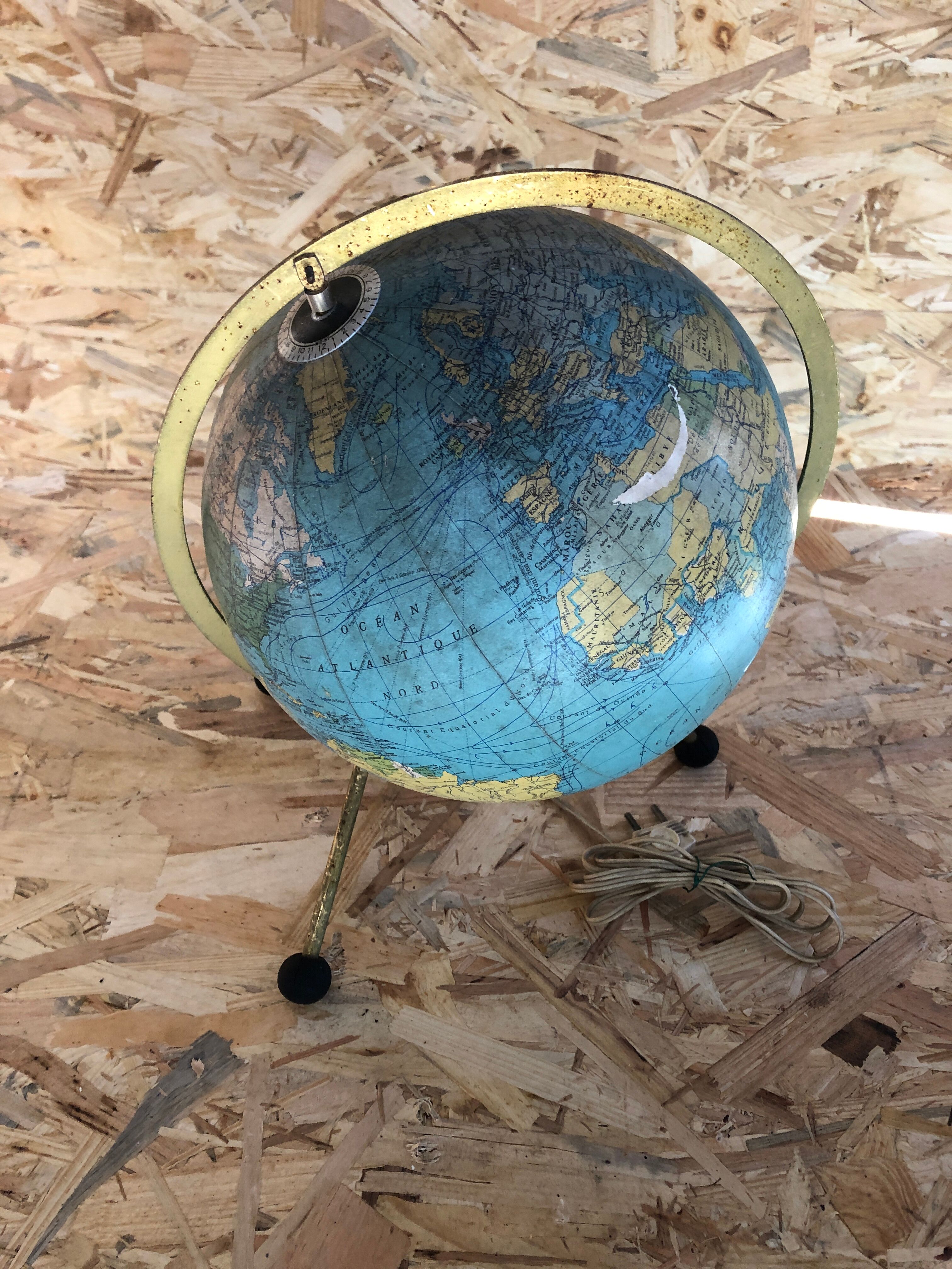 Old glass globe world map 1963
