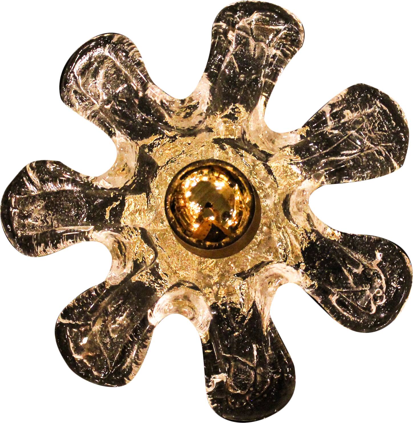 Pair of Italian wall sconces in Murano glass in the shape of a flower.