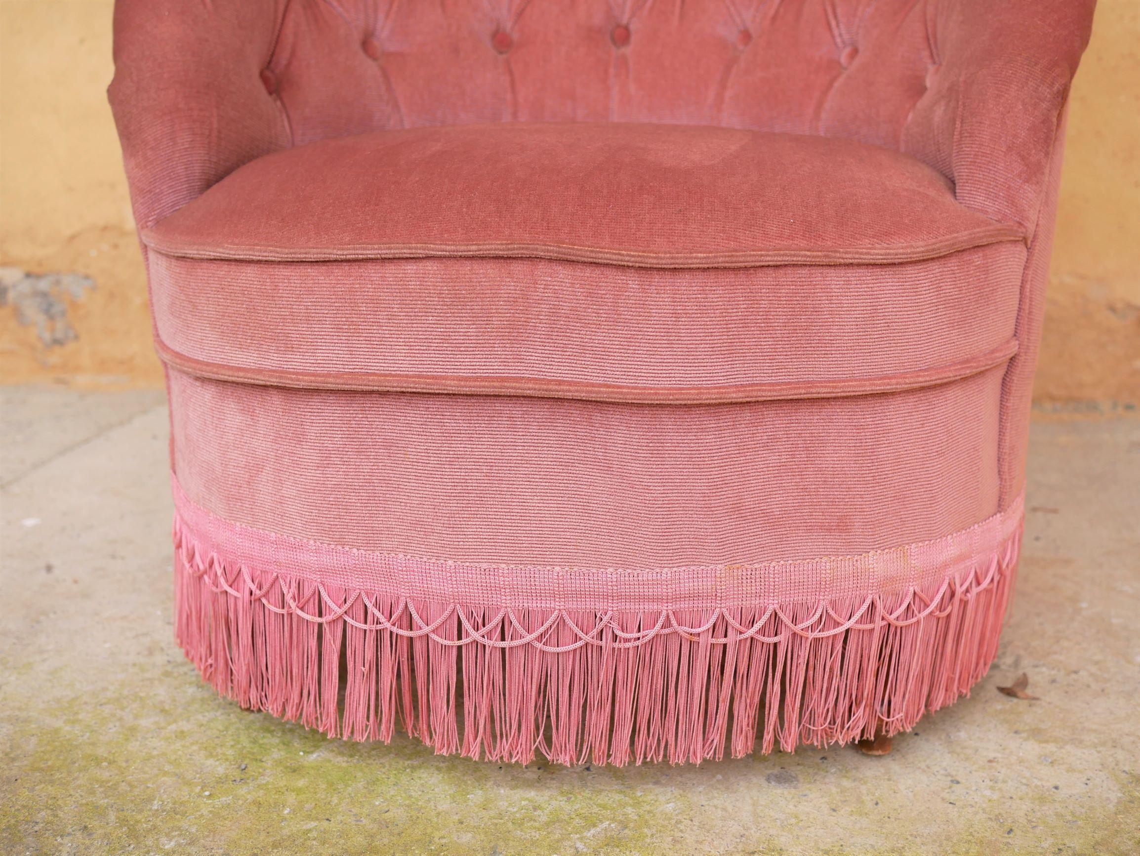 Old pink vintage padded "toad" chair