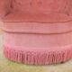 Fauteuil « crapaud » capitonné vintage vieux rose