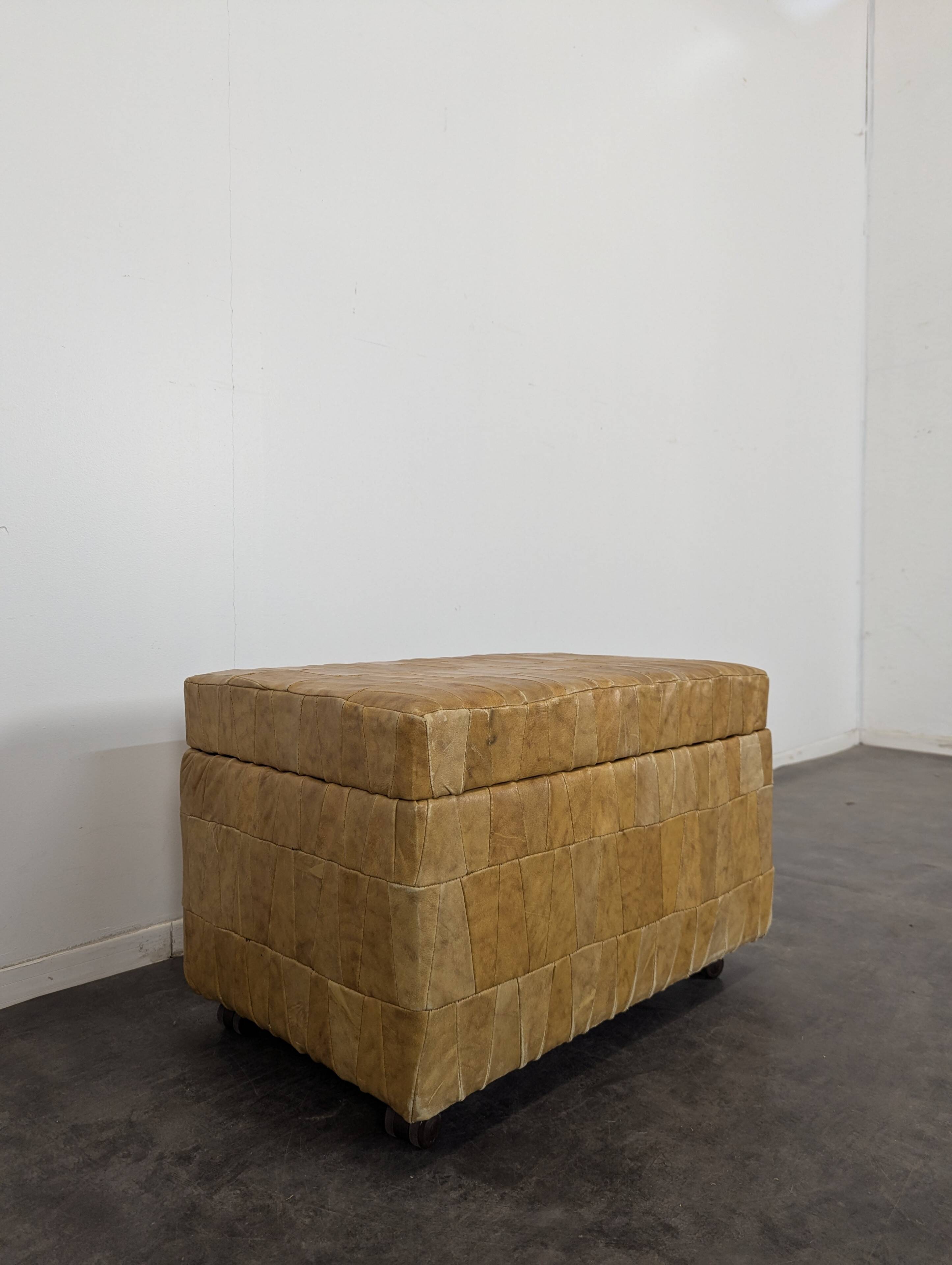 Ottoman en patchwork de cuir de Sede