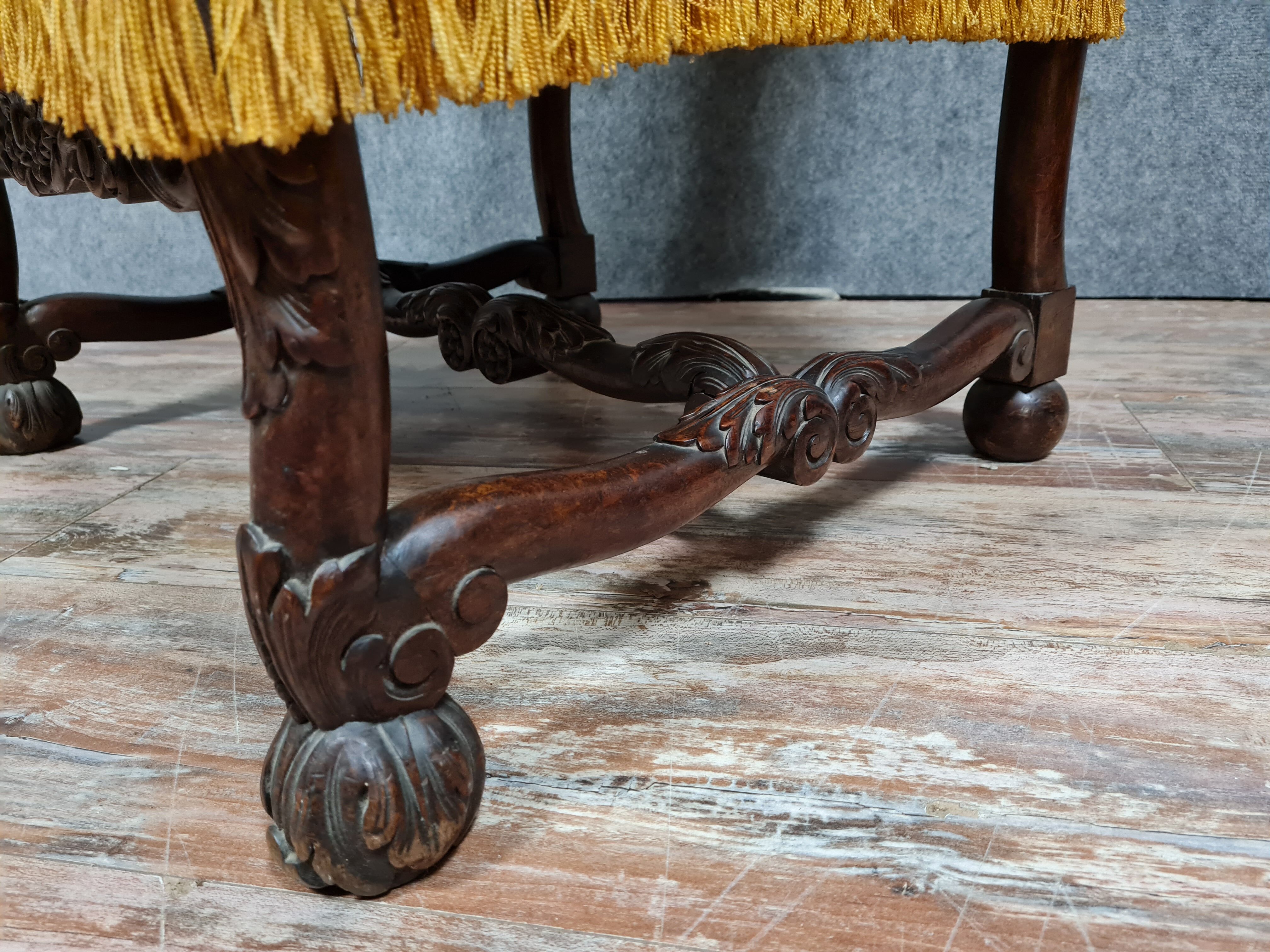 Large armchair with high Renaissance back in solid walnut around 1850-1860