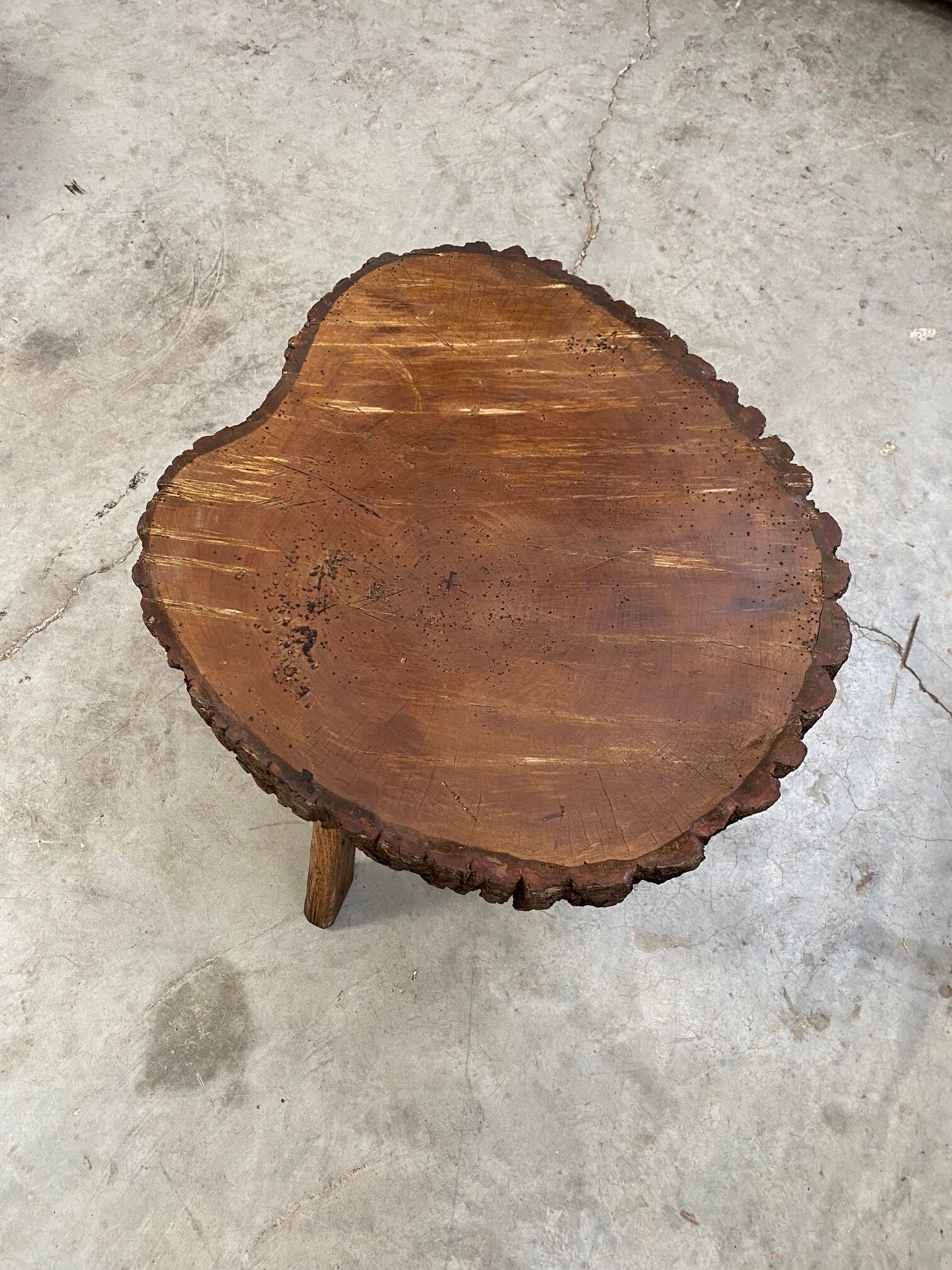 Set de 3 tables basses brutalistes