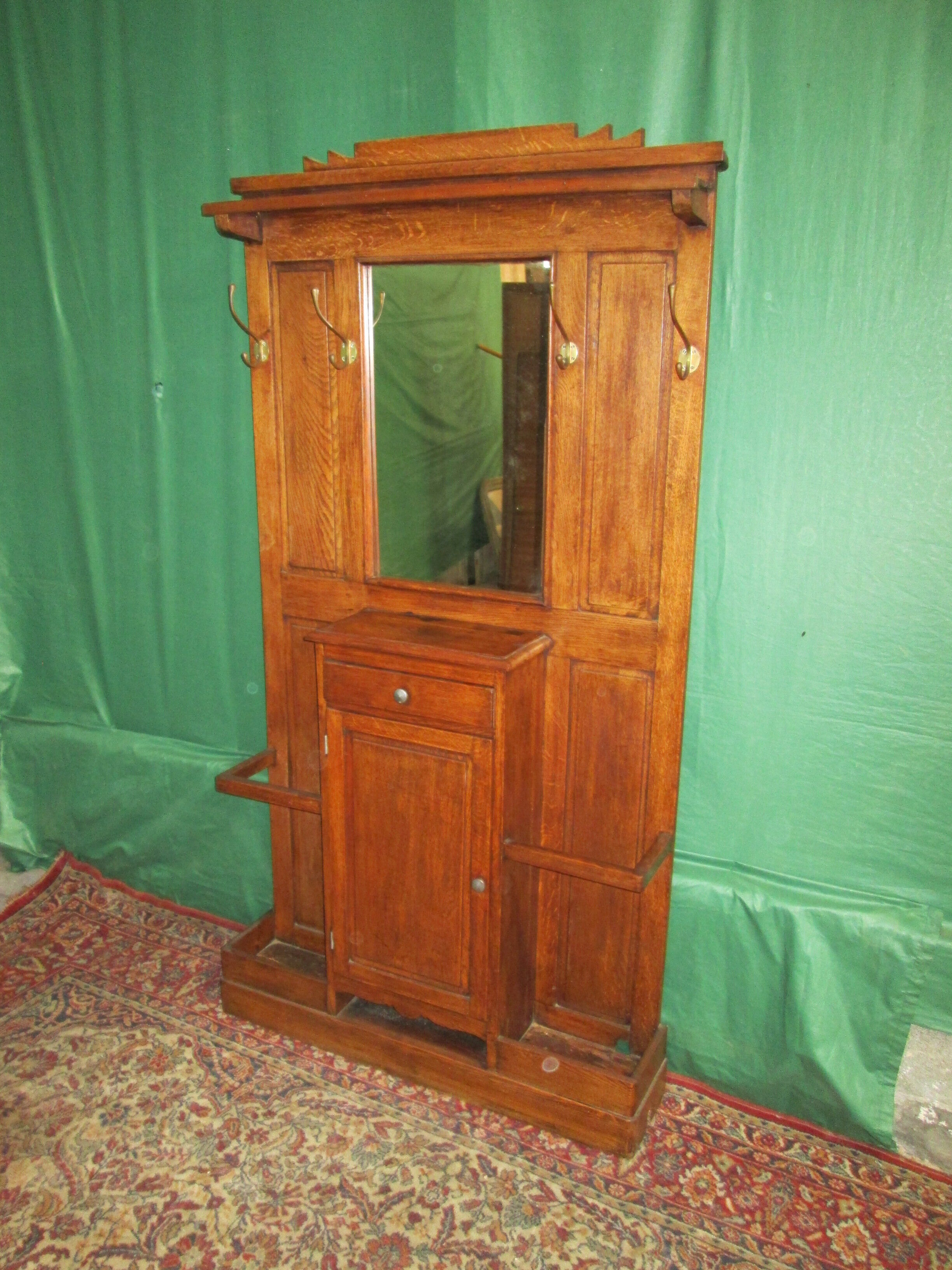 chestnut coat holder