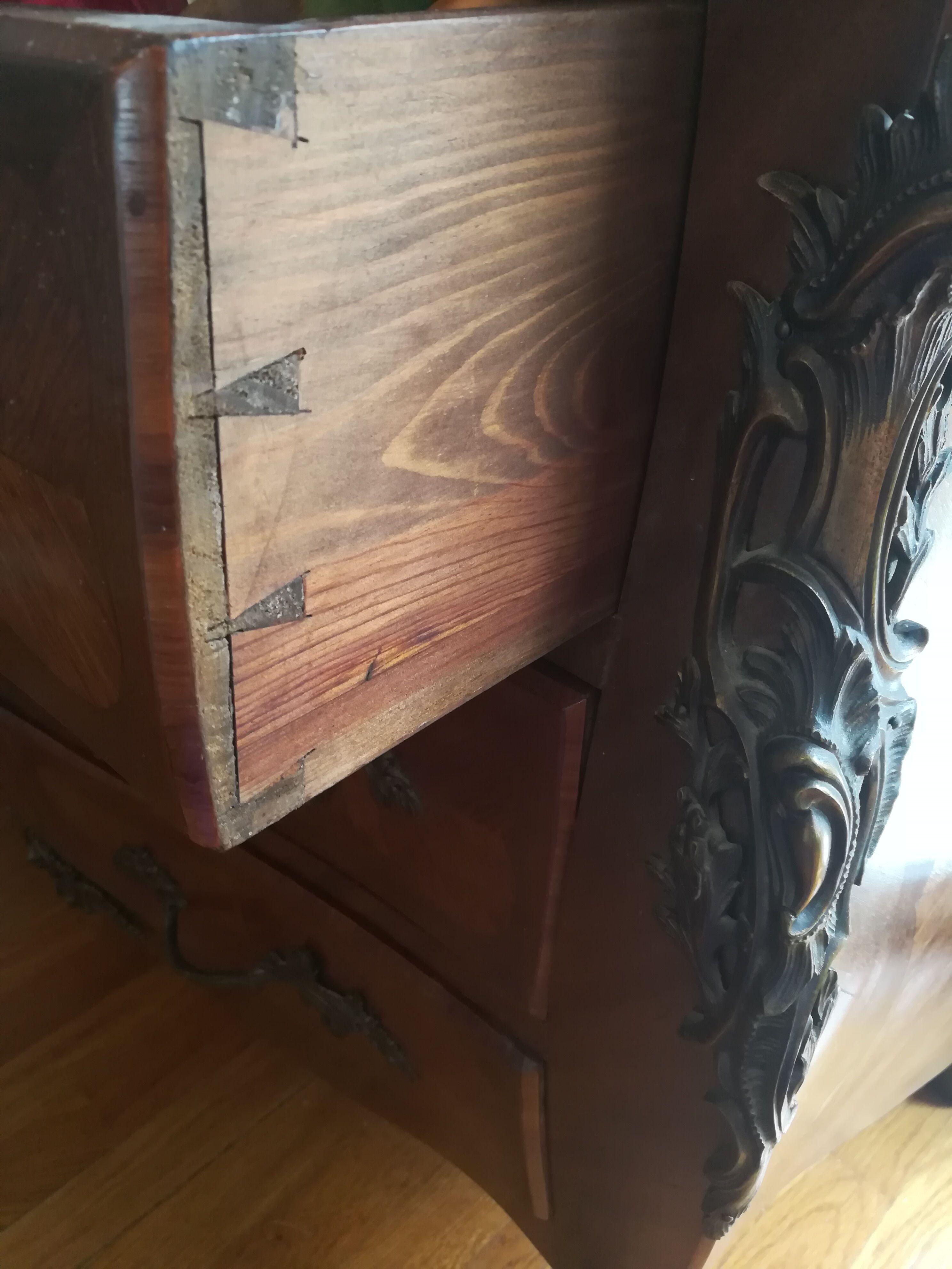 Commode style Louis XV